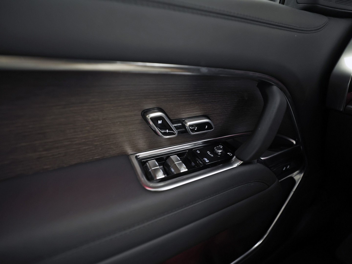 Land Rover Range Rover 3.0 P510e Autobiography PHEV Automaat 510Pk (LEDEREN HEMEL, MASSAGE, MEMORY, ACHTERASBESTURING, MERIDIAN, STOELKOELING/VERWARMING V+A, KOELKAST, 360 CAMERA, SFEERVERLICHTING, NIEUWE APK)