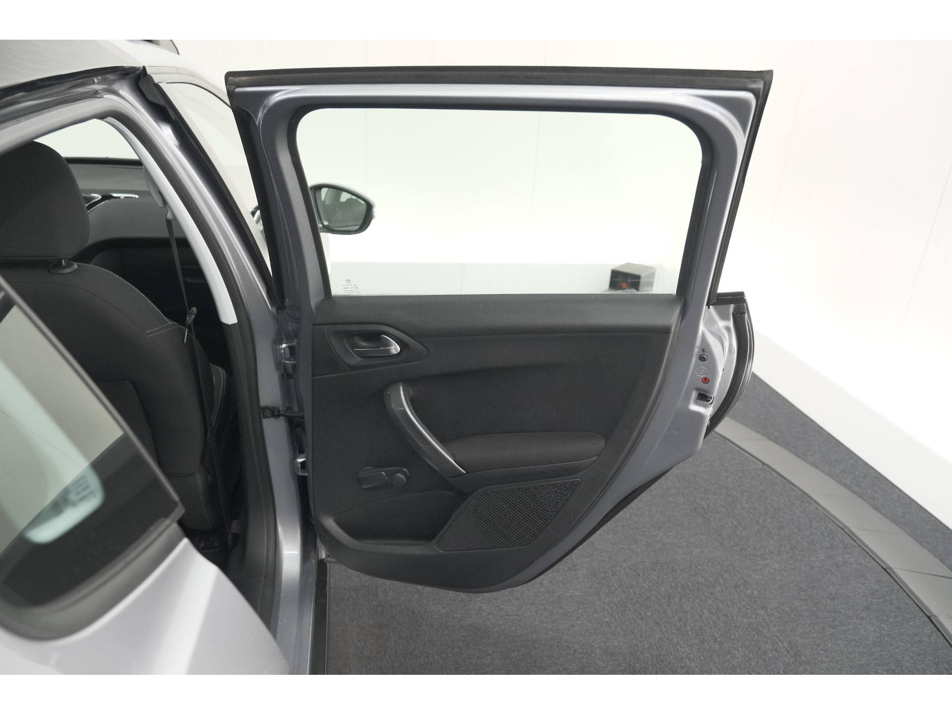 Peugeot 2008 PureTech 110 Blue Lion | Trekhaak | Apple Carplay | Parkeersensoren