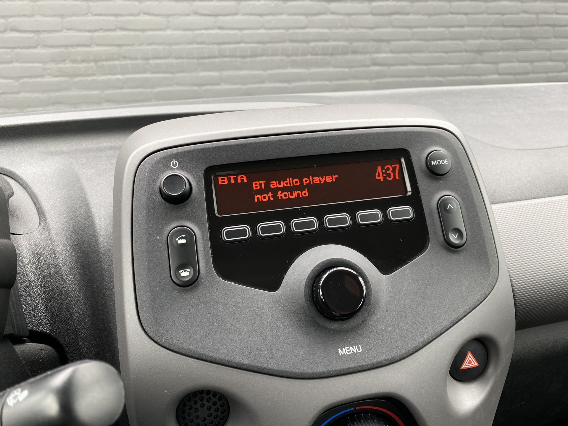 Peugeot 108 1.0 e-VTi Active | 1e eigenaar | airco | bluetooth | all season banden | tom tom navigatie | led verl.