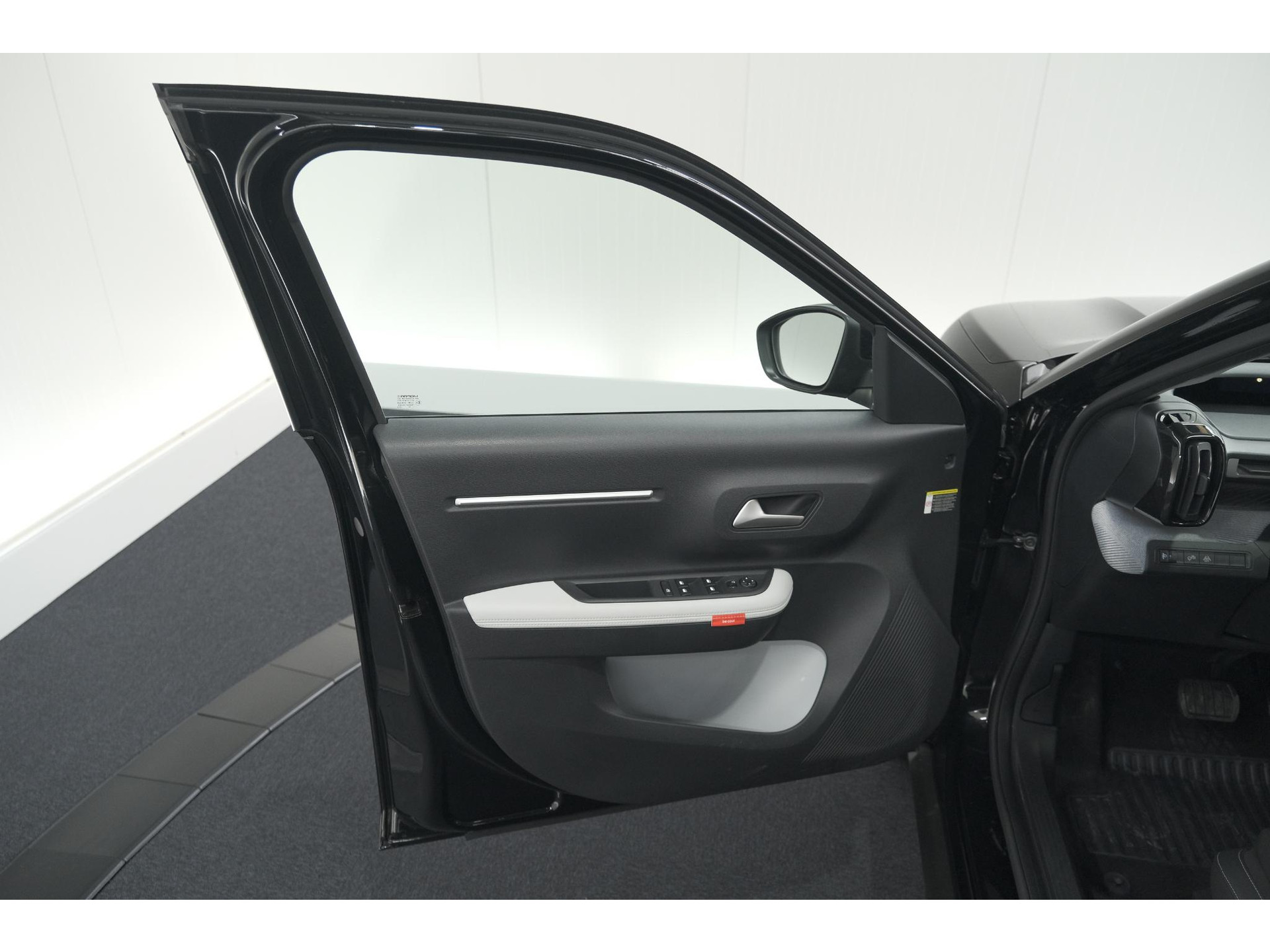 Citroen Ë-C3 Max 113pk 44 kWh | 7 KW Laadfunctie | Camera | Navigatie | Apple Carplay | Parkeersensoren