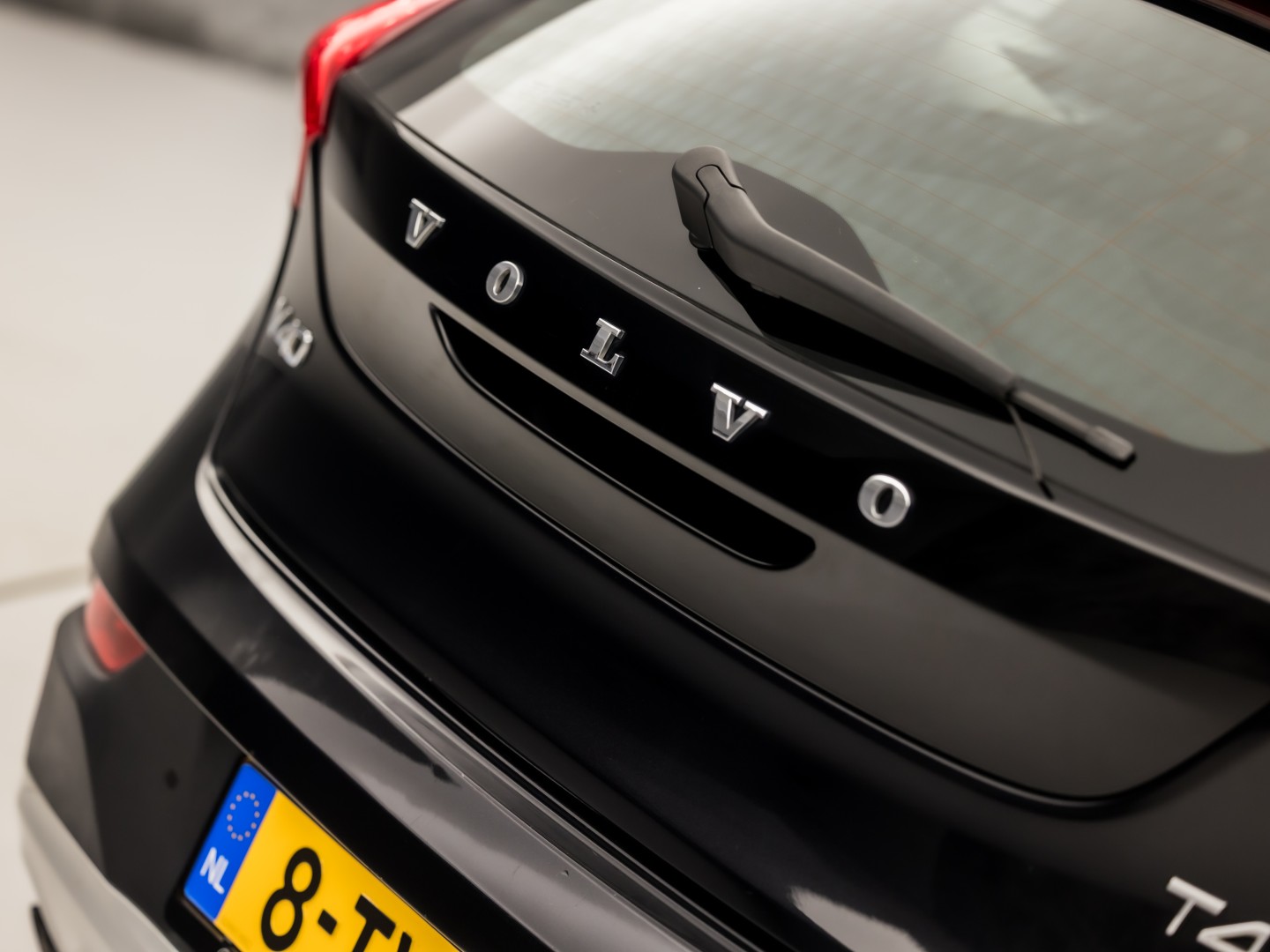 Volvo V40 Cross Country 1.6 T4 Sport 179Pk (NAVIGATIE, CLIMATE, TREKHAAK, SPORTSTOELEN, PARKEERSENSOREN, CRUISE, NIEUWSTAAT)