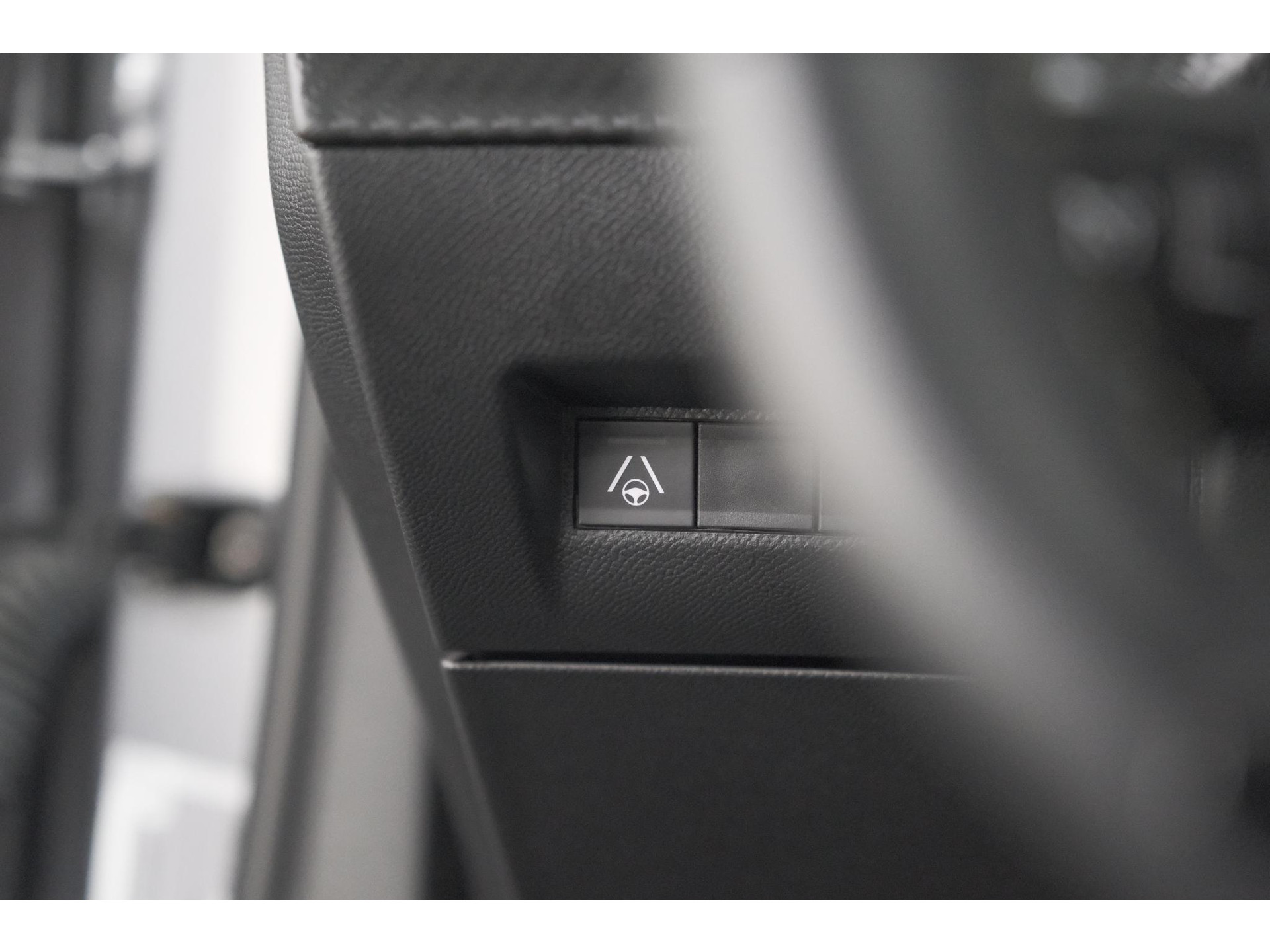 Peugeot e-2008 EV GT 50 kWh | 3 Fase | 360 Camera | Adaptieve Cruise Control | Dodehoekdetectie