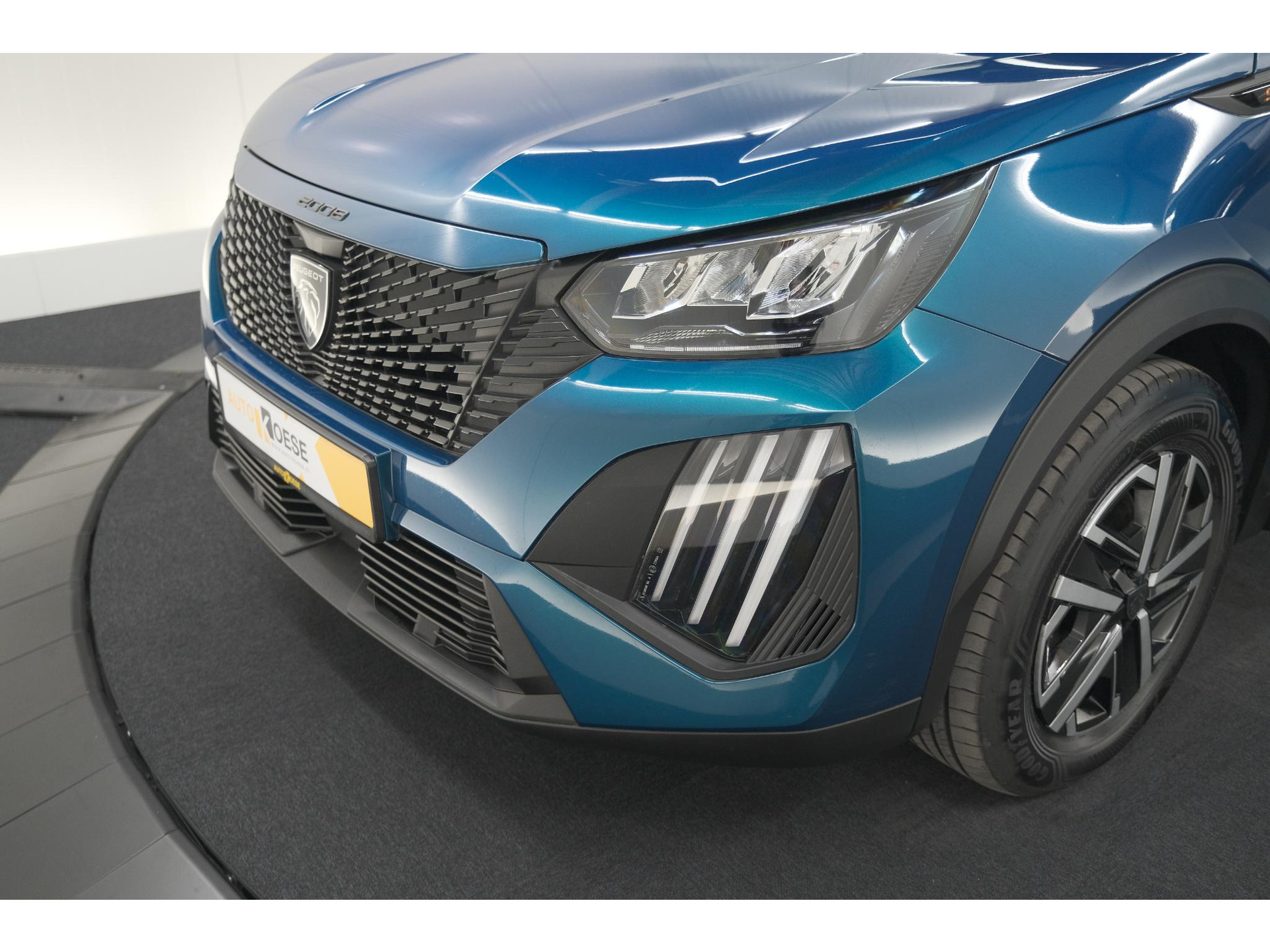 Peugeot 2008 Hybrid 136 e-DCS6 Style | Apple Carplay | Parkeersensoren | Climate control