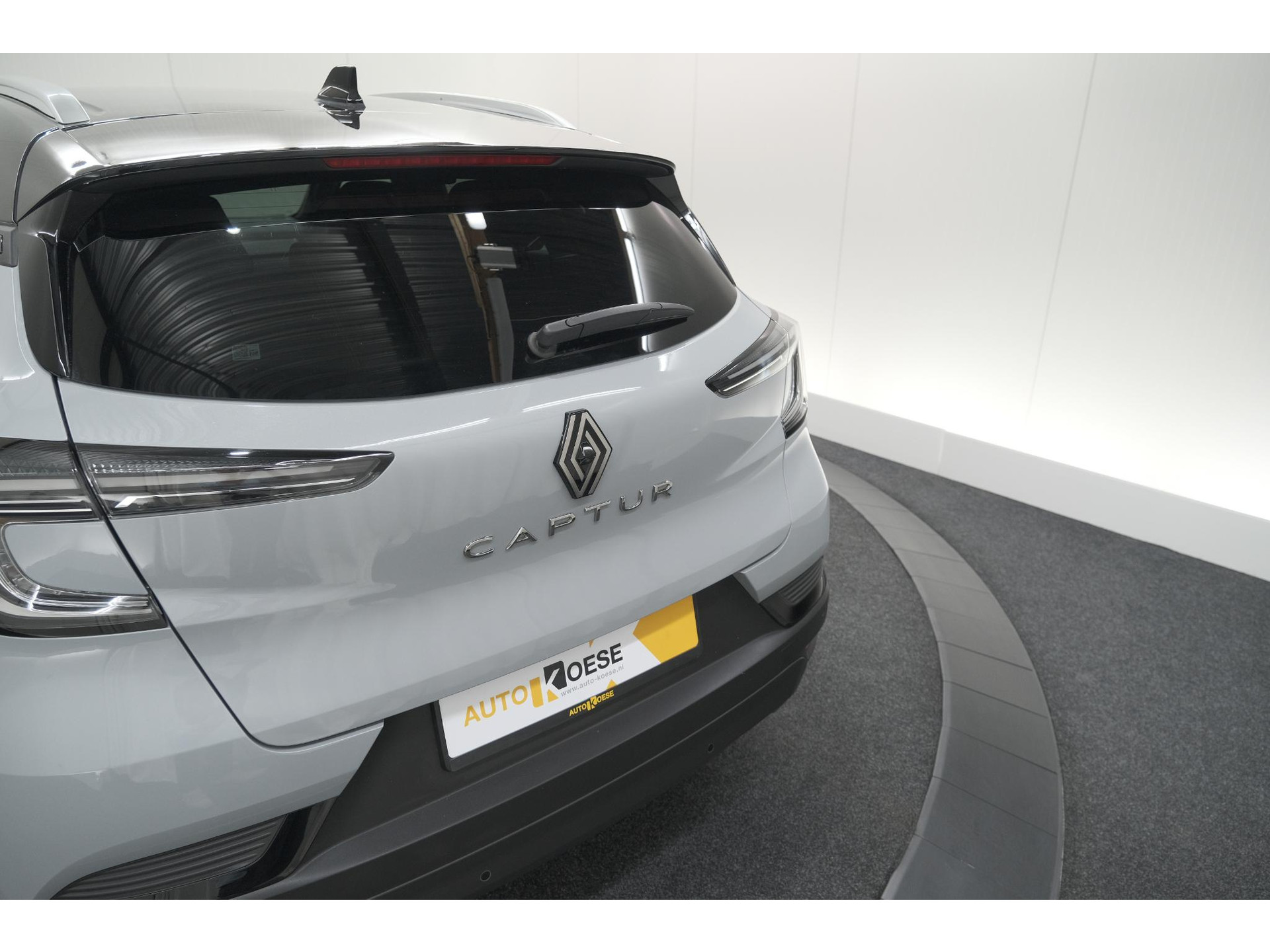 Renault Captur TCe 90 Techno | Nieuw Model | Camera | Harman Kardon | Apple Carplay | Parkeersensoren | 18 Inch Lichtmetalen Velgen