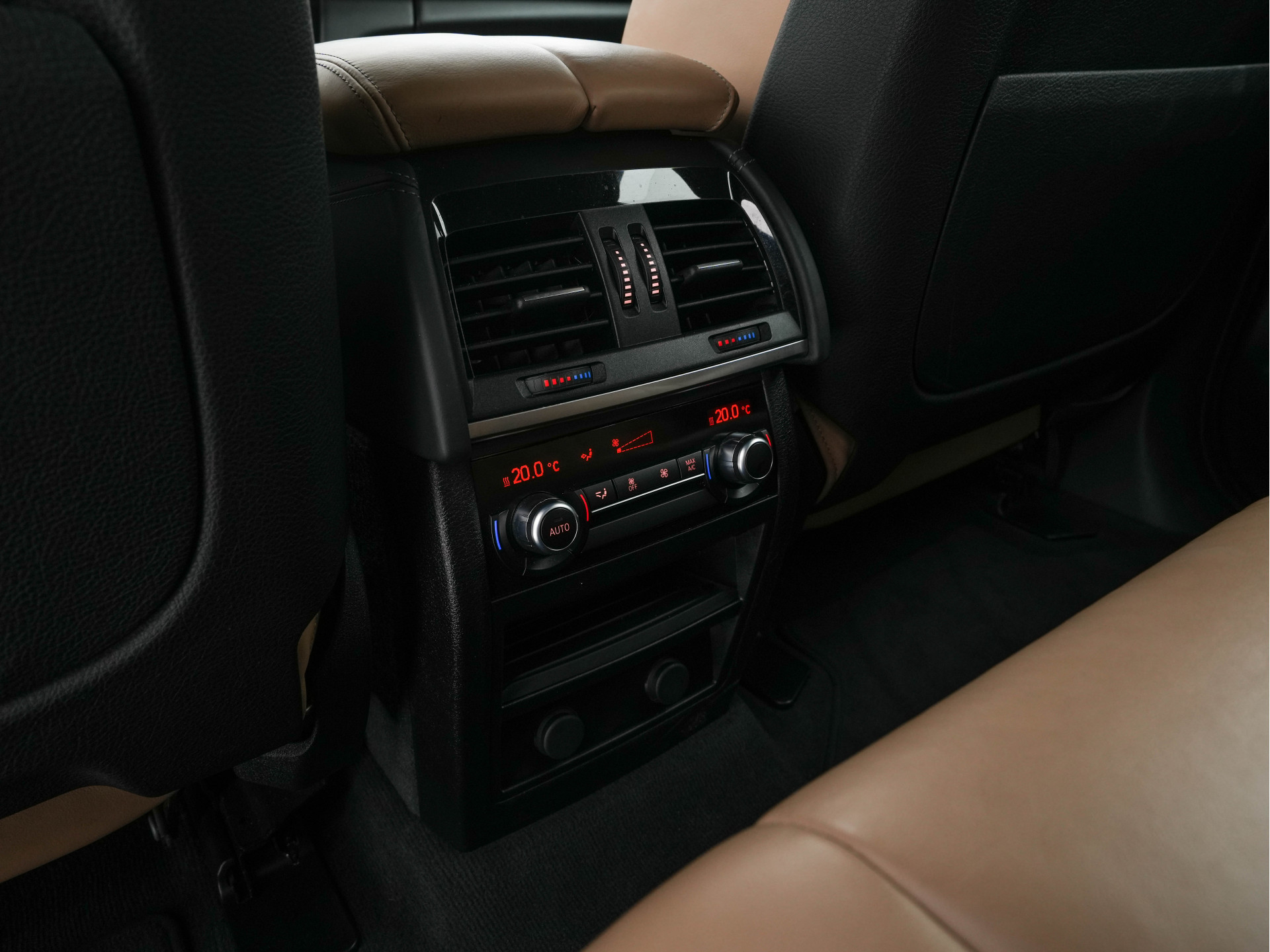 BMW X6 M Sport-Pack Innovation-Pack [ CHIP-TUNING 680-PK/850-Nm ] Aut. *LUXURY-LEATHER | NIGHT-VISION | TOPVIEW | MEMORY-PACK | HARMAN/KARDON-AUDIO | HEAD-UP | SOFT-CLOSE |  BLIND-SPOT | DAB+ | FULL-LED | NAVI-FULLMAP | HEATED-SPORTSEATS | SHIFTPADDLES |