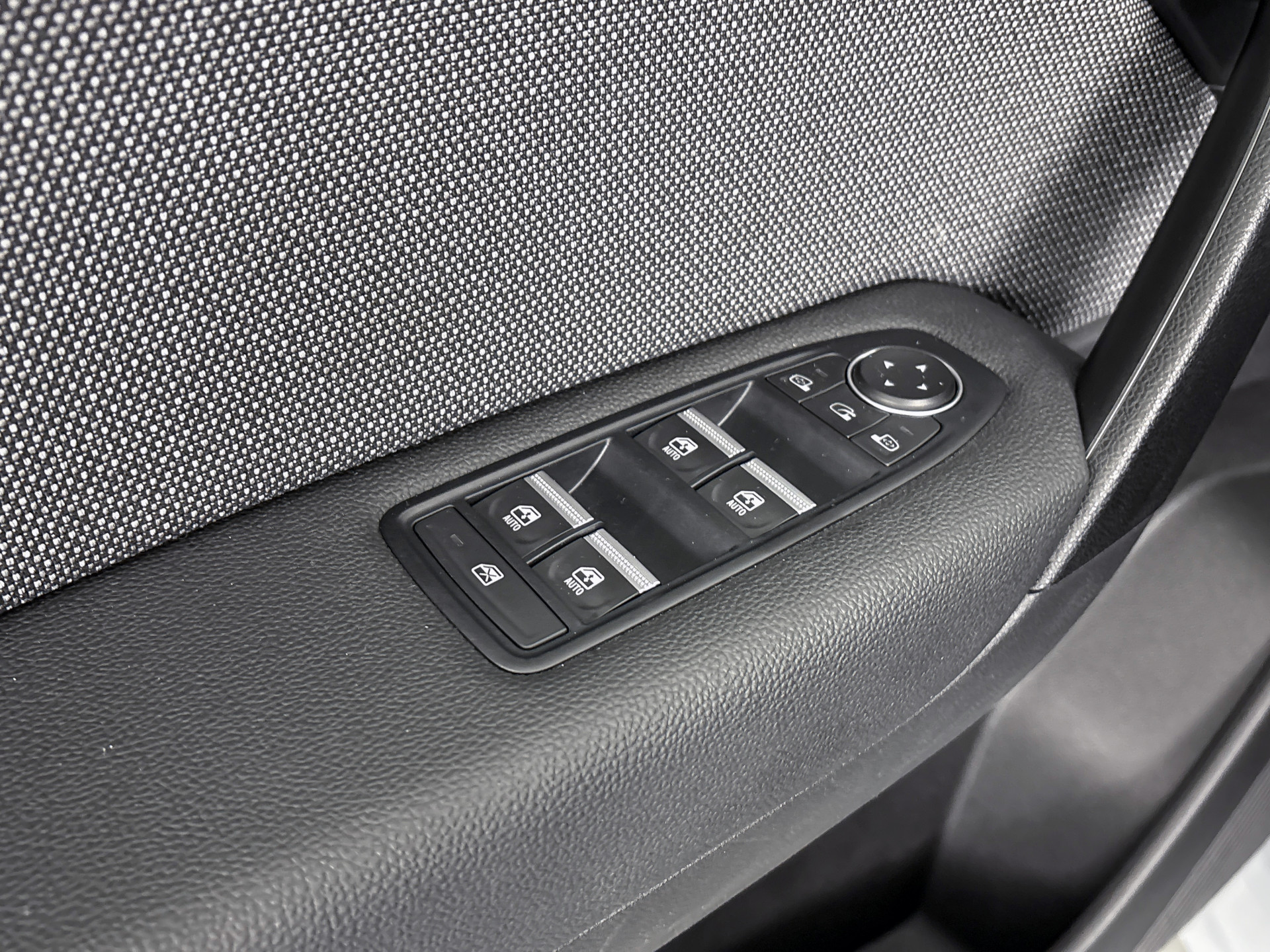 Renault Captur 1.8 E-Tech full hybrid 160 techno | CAMERA | NAVI