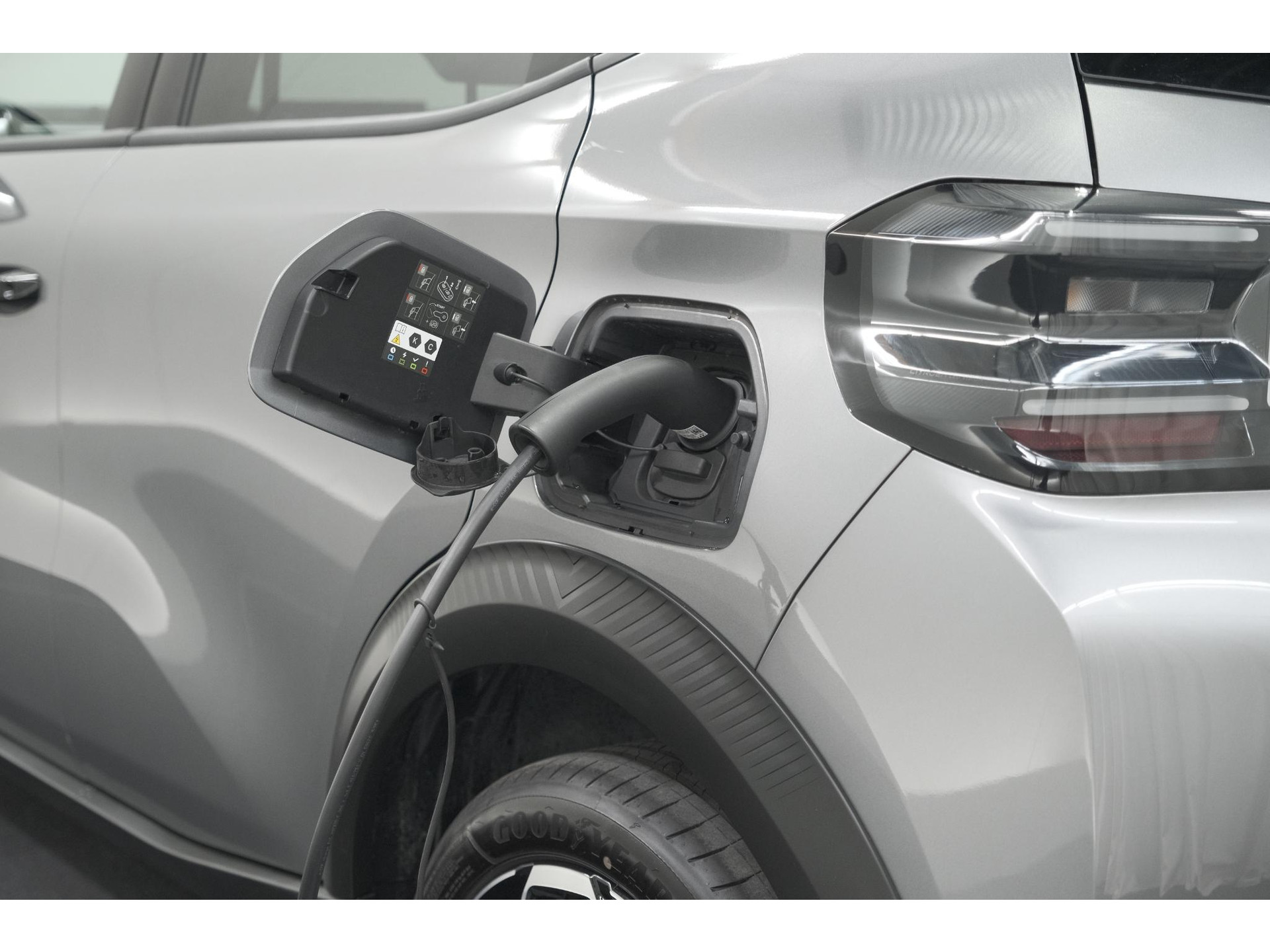 Citroen Ë-C3 Max 113pk 44 kWh | 7 KW Laadfunctie | Camera | Navigatie | Apple Carplay | Parkeersensoren