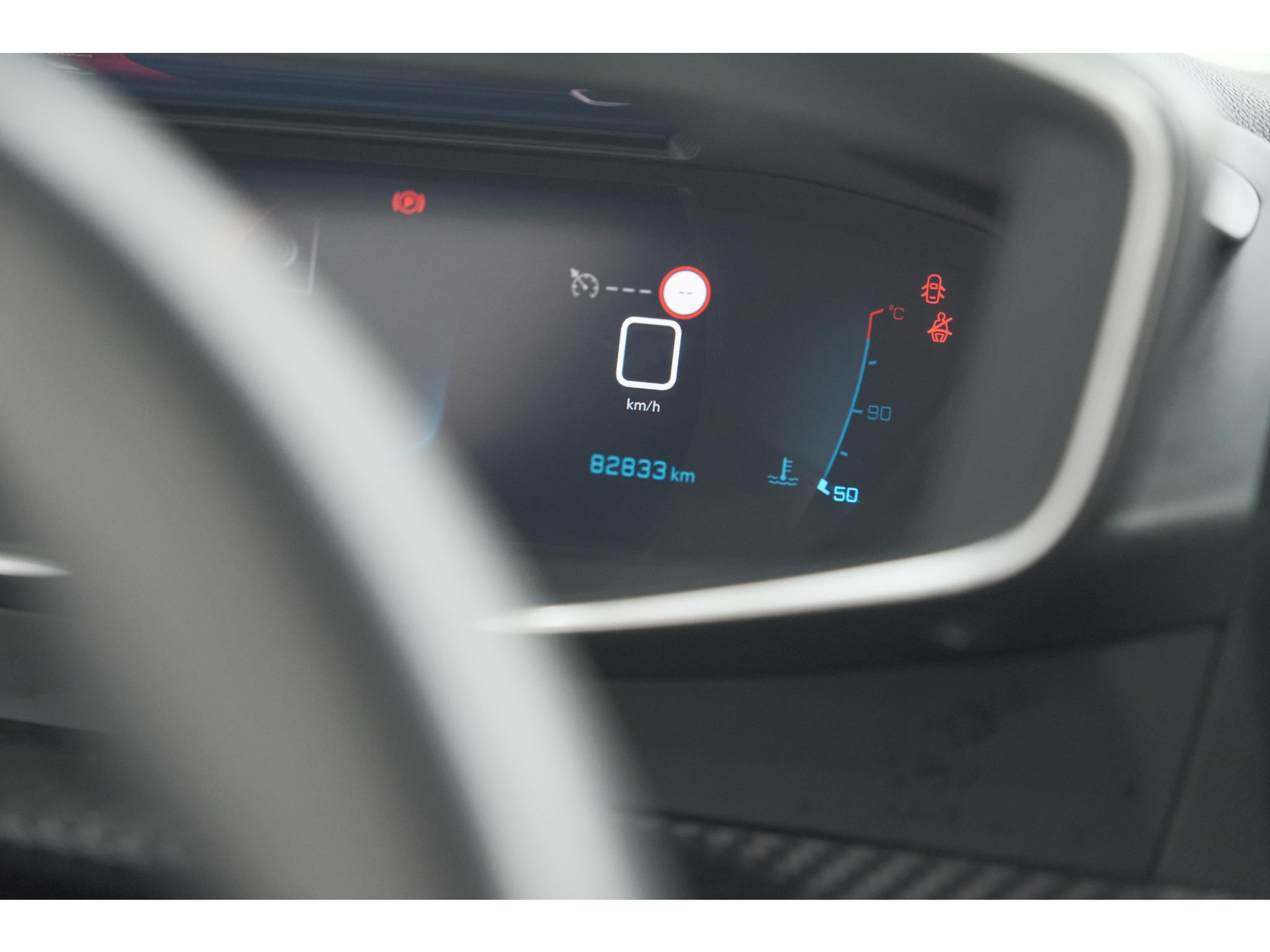 Peugeot 2008 PureTech 130 Allure | Trekhaak | Camera | Navigatie | Parkeersensoren