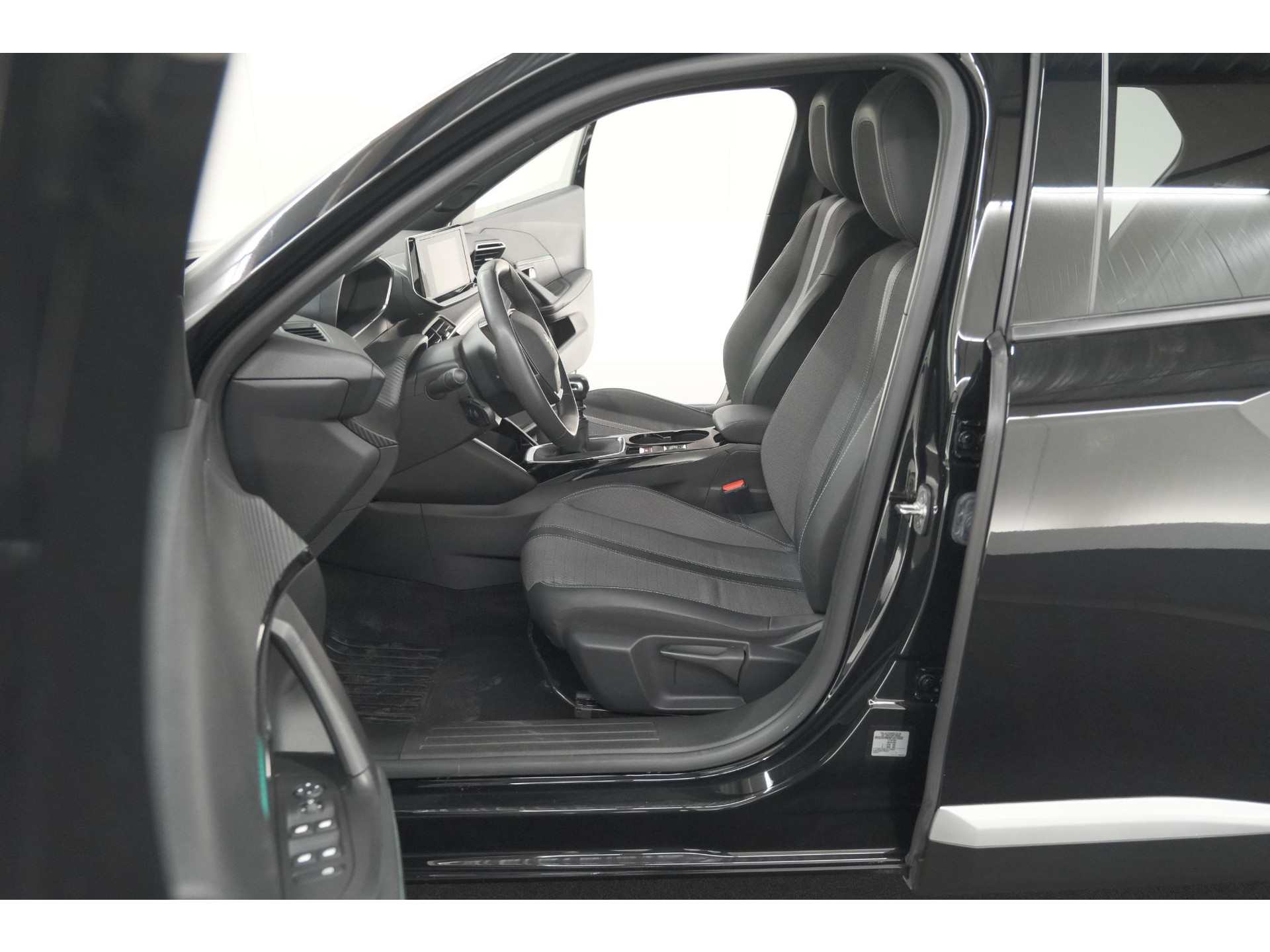 Peugeot 2008 PureTech Allure Pack | Navigatie | Parkeersensoren | Apple Carplay