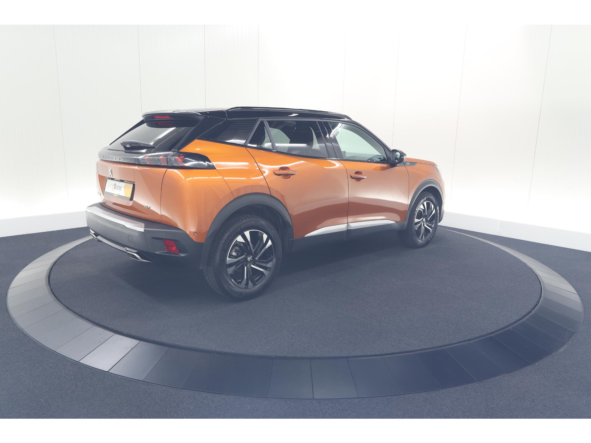 Peugeot 2008 PureTech 130 GT Pack | Leer-pakket | Camera | Dodehoekdetectie | Apple Carplay | Stoelverwarming
