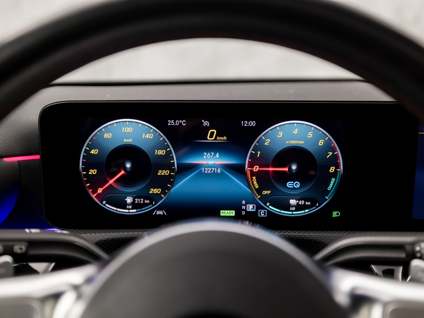 Mercedes-Benz A-Klasse 250 e AMG Sport 218Pk Automaat (PANORAMADAK, GROOT NAVI, SFEERVERLICHTING, CAMERA, GETINT GLAS, SPORTSTOELEN, LEDER/ALCANTARA, STOELVERWARMING, NIEUWSTAAT)