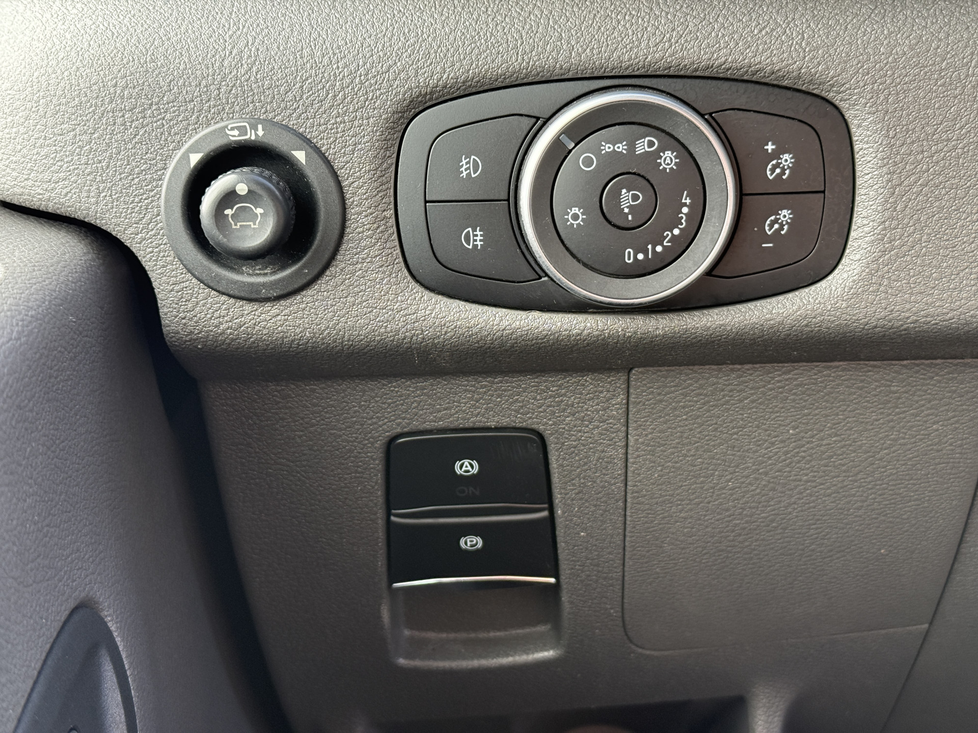 Ford e-Transit 68kWh 184PK L4H3 317km WLTP 93.7% (SOH) BEV Snelladen Carplay Climate control 360° Camera Parkeersensoren v+a Stoelverwarming