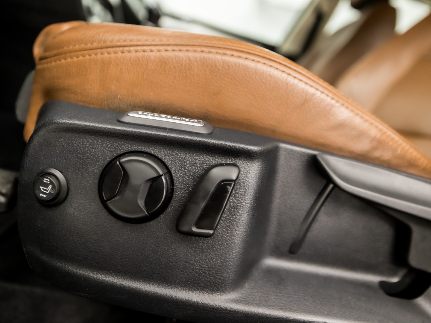 Volkswagen Passat Variant 1.4 TSI Sport (NAVIGATIE, CLIMATE, BRUIN LEDER, KEYLESS, PARKEERSENSOREN, SPORTSTOELEN, CRUISE, NIEUWE APK, NIEUWSTAAT)