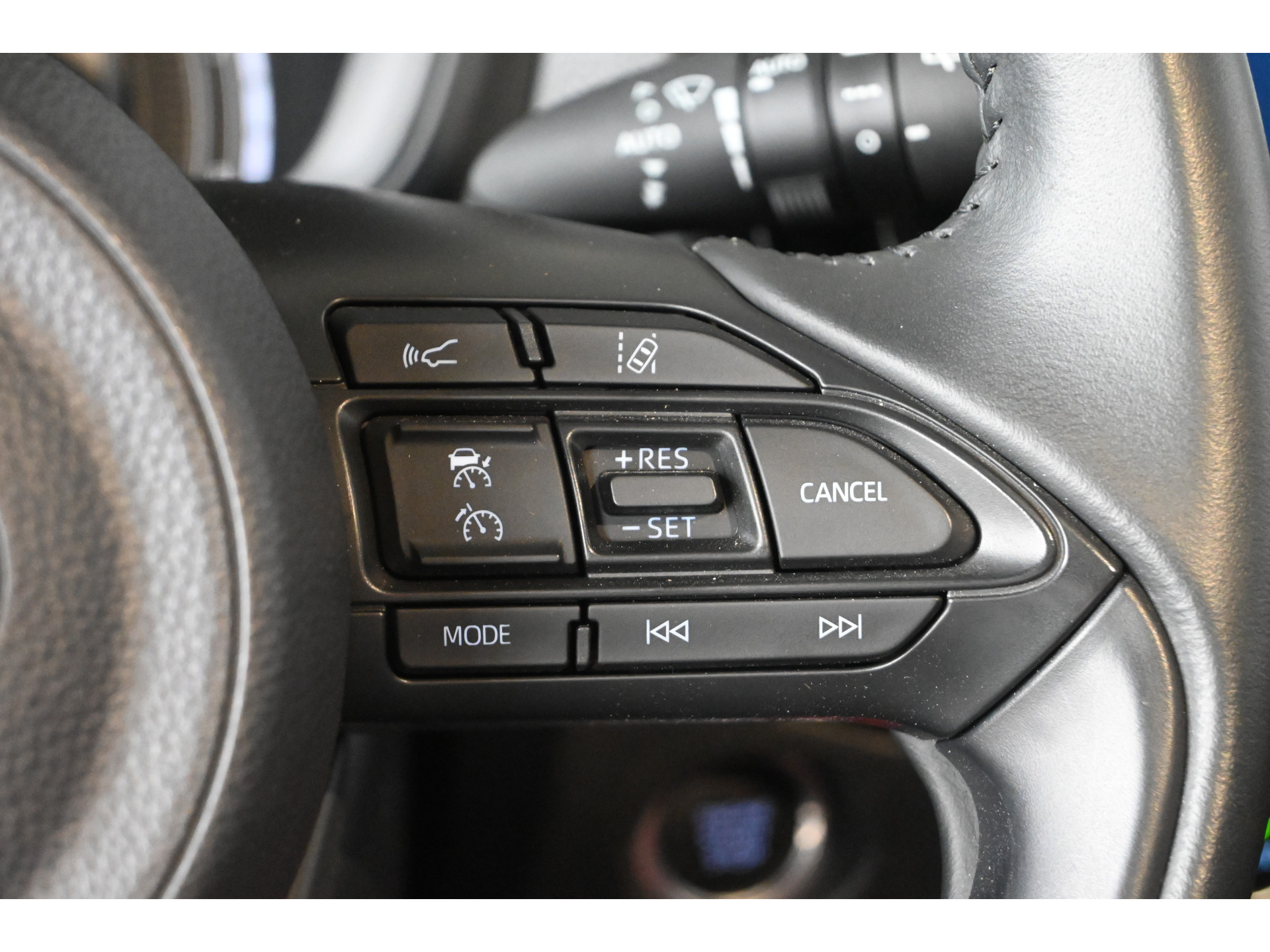 Toyota Aygo X 1.0 VVT-i MT Play Clima Carplay Panoramadak Camera LED Rijklaarprijs Inruil Mogelijk!