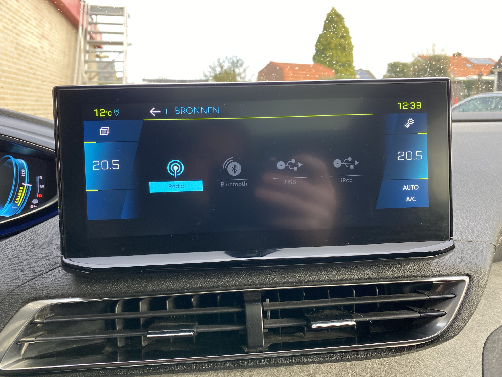 Peugeot 3008 1.6 Plug-in Hybrid 4WD 300 pk GT AUT. | 1e eigenaar | carplay | panoramadak | navigatie | 3D cockpit | 2 laadkabels | BTW