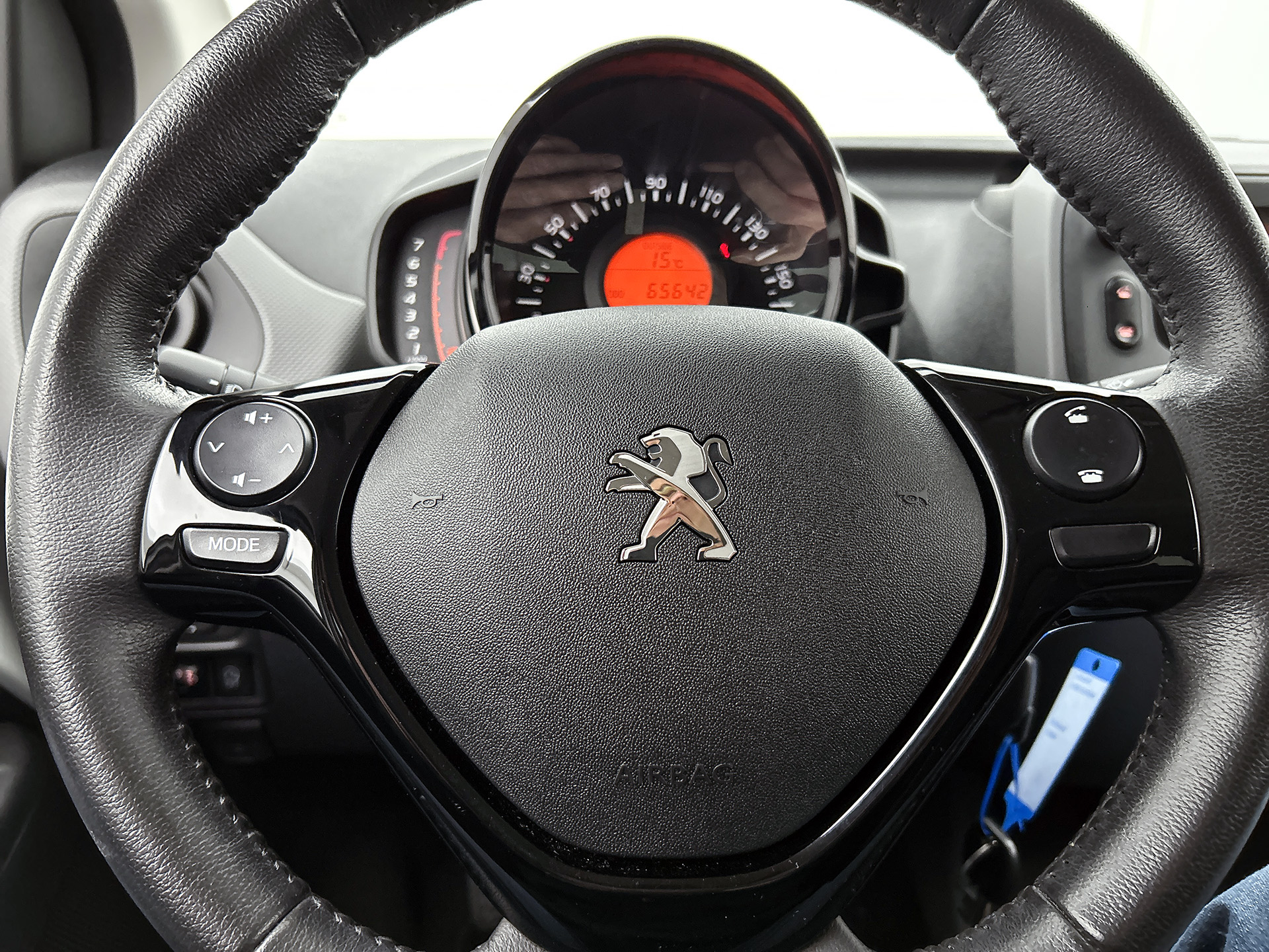 Peugeot 108 1.0 e-VTi Active | LM VELGEN | DEALER ONDERHOUDEN | ELEKTR. SPIEGELS + RAMEN | AIRCO | BLUETOOTH
