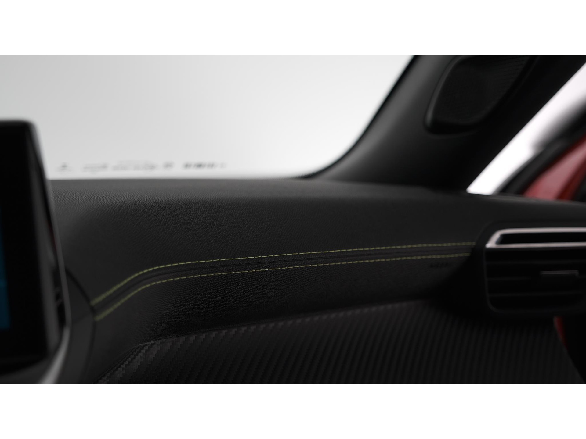 Peugeot 2008 PureTech 130 GT | Camera | Dodehoekdetectie | Navigatie | Parkeersensoren | Stoelverwarming