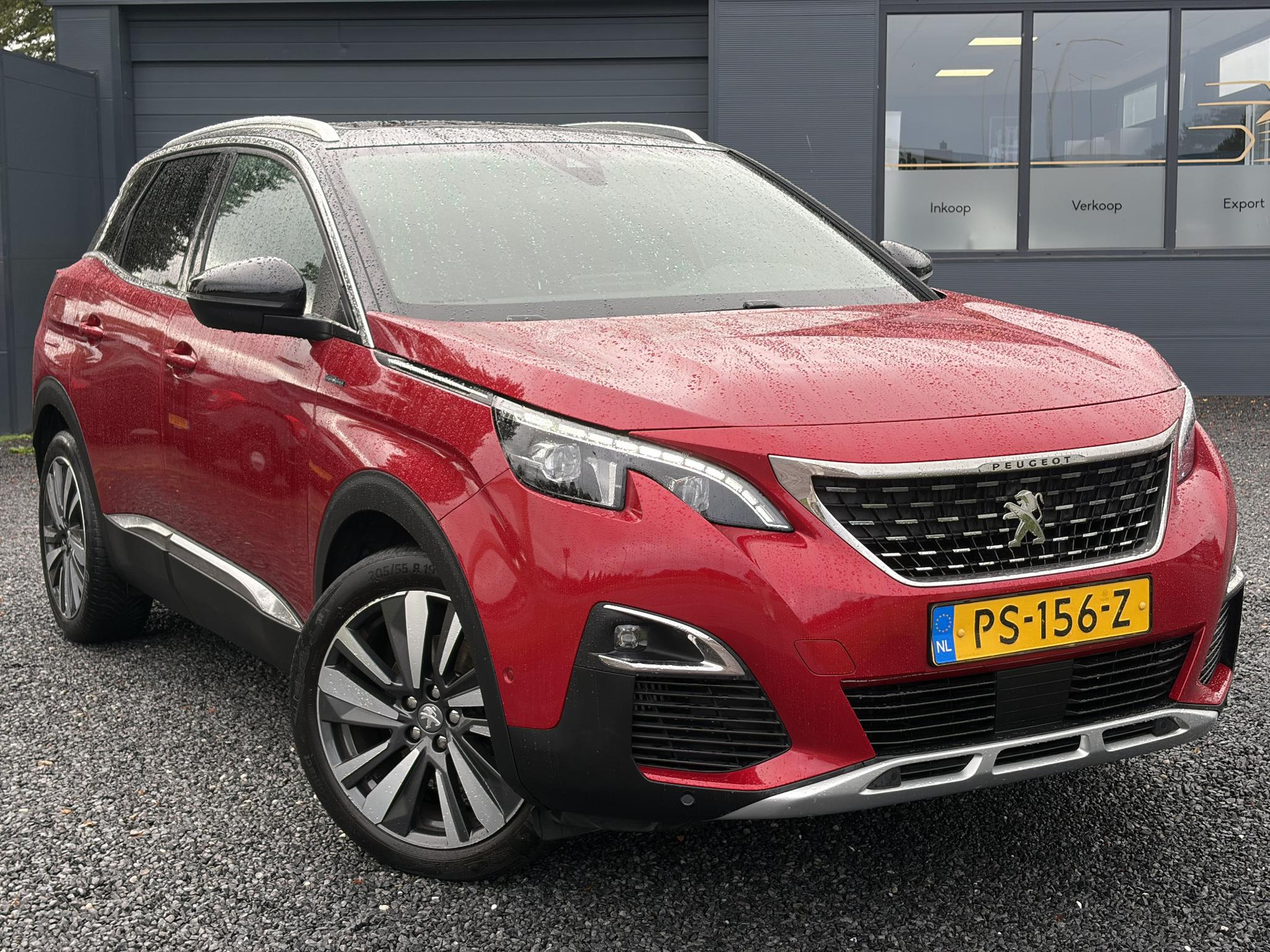 Peugeot 3008 1.2 PureTech GT Line ✓D-riem vv in 2026✓1e Eigenaar✓360 ° Camera✓Pano✓Massage stoel✓Draadloze telefoonlader✓Carplay✓Stoelvw✓Keyless✓Leder✓Navi✓Pdc V+A✓6 Bak✓Dealer Onderhouden✓Rijstrooksensor✓Dodehoeksensor✓19'' Lmv✓N.A.P✓Apk tot 09-2027