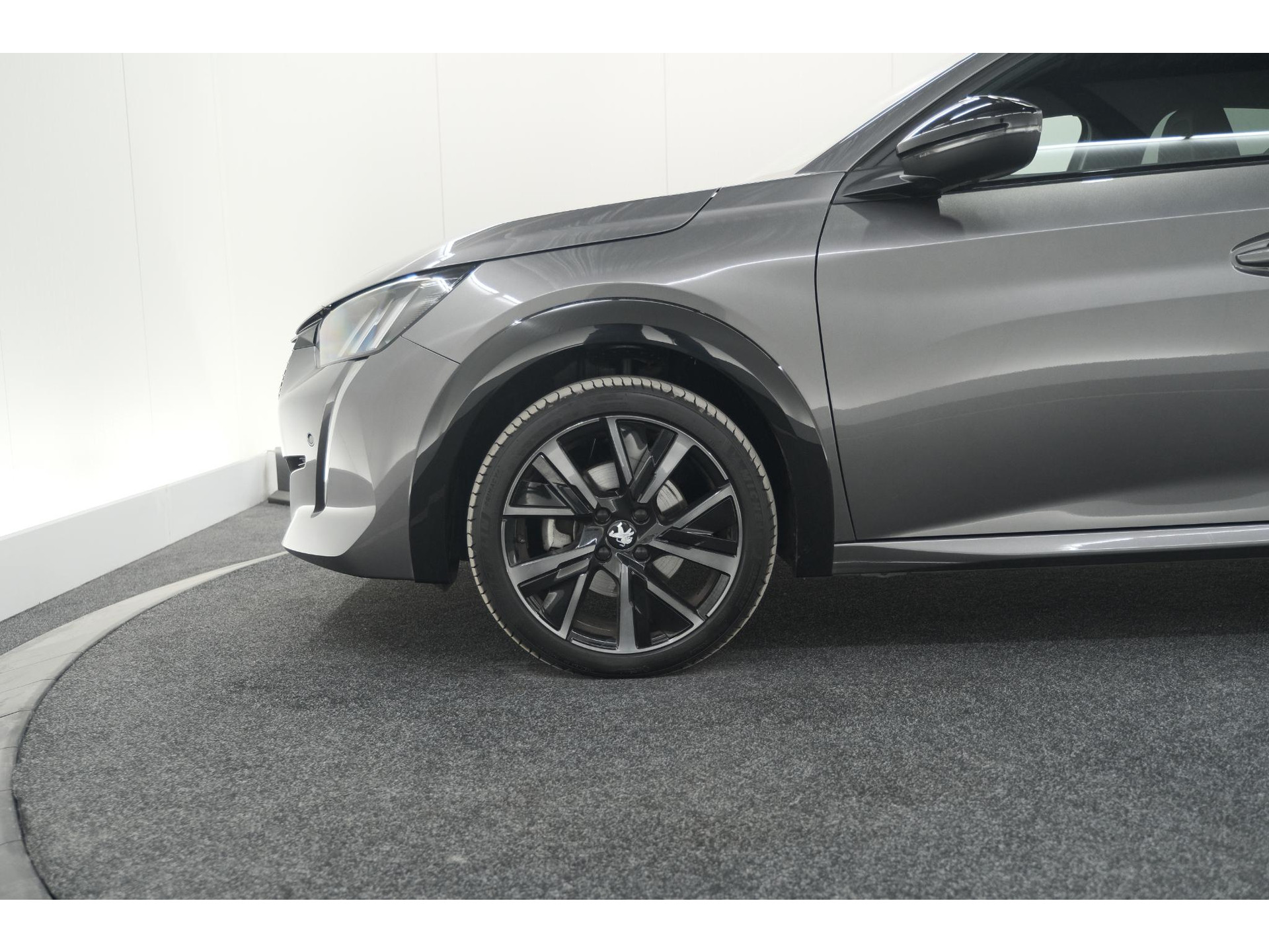 Peugeot 208 PureTech 100 GT | Camera | Adaptieve Cruise Control | Navigatie | Apple Carplay