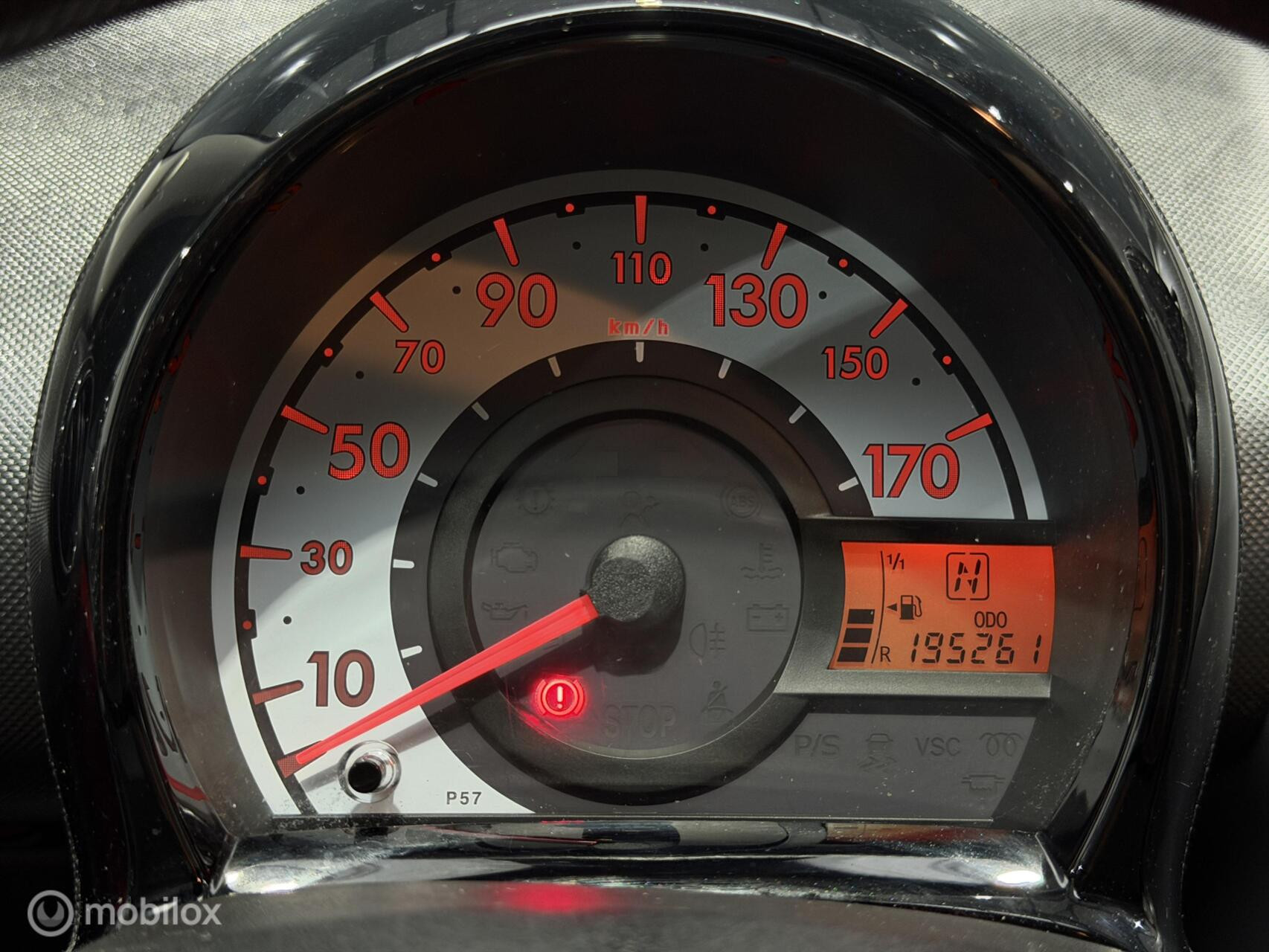 Toyota Aygo 1.0-12v Aspiration Red Navigator|Automaat|NAP|Navi