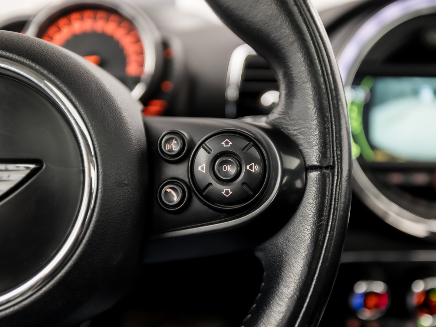 MINI Clubman 2.0 Cooper S Chilli 192Pk Automaat (PANORAMADAK, GROOT NAVI, MEMORY SEAT, LEDER, HARMAN/KARDON, CAMERA, STOELVERWARMING, LED KOPLAMPEN, NIEUWSTAAT)