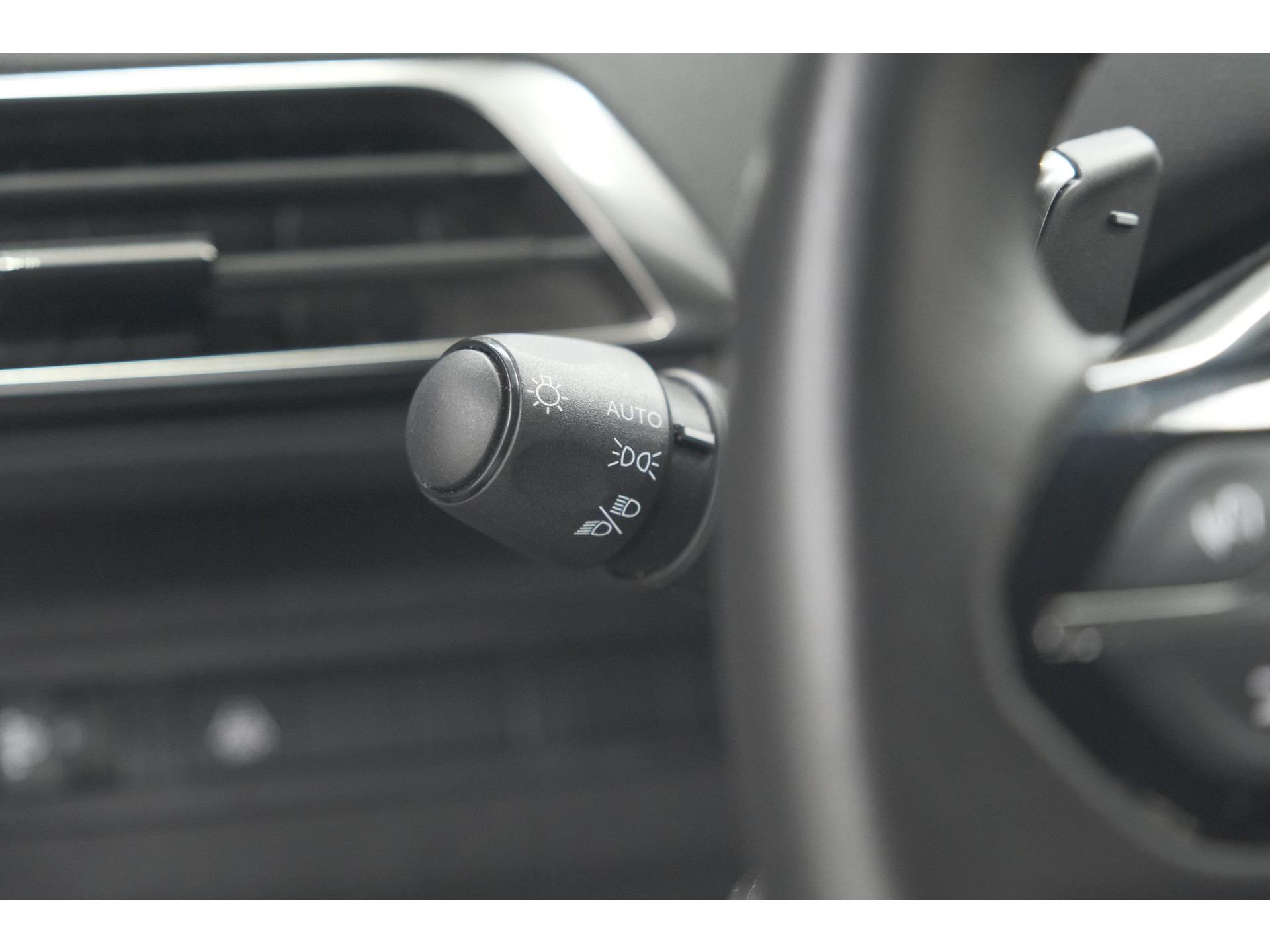 Peugeot 5008 PureTech 130 EAT8 Active Pack | 7 Zitplaatsen | Camera | Apple Carplay | Parkeersensoren