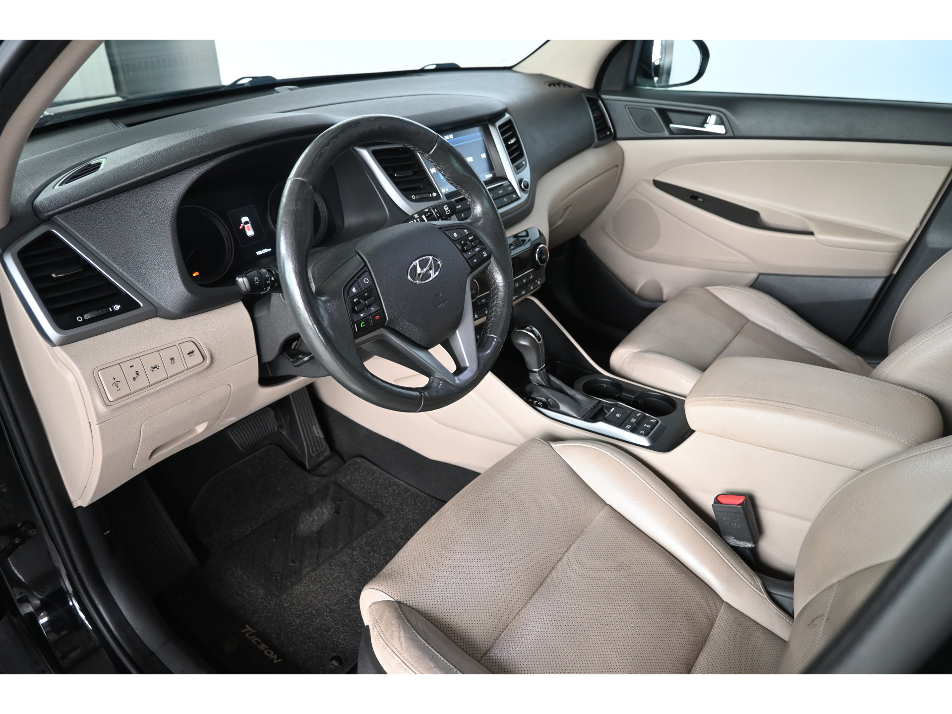 Hyundai Tucson 1.6 T-GDi Premium 4WD Automaat Panoramadak Navigatie Cruise Stoelverwarming Clima 100% Onderhouden! Inruil Mogelijk!