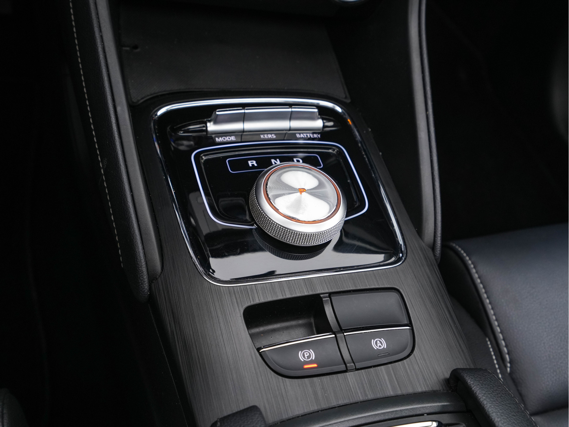 MG ZS EV Luxury 45 kWh { SOH-90%} (INCL-BTW) *PANO | LEATHER | CCS-FASTLOADER | KEYLESS | NAVI-FULLMAP | ADAPTIVE-CRUISE | CAMERA | CARPLAY | DAB | LANE-ASSIST | SPORT-SEATS | 17"ALU*