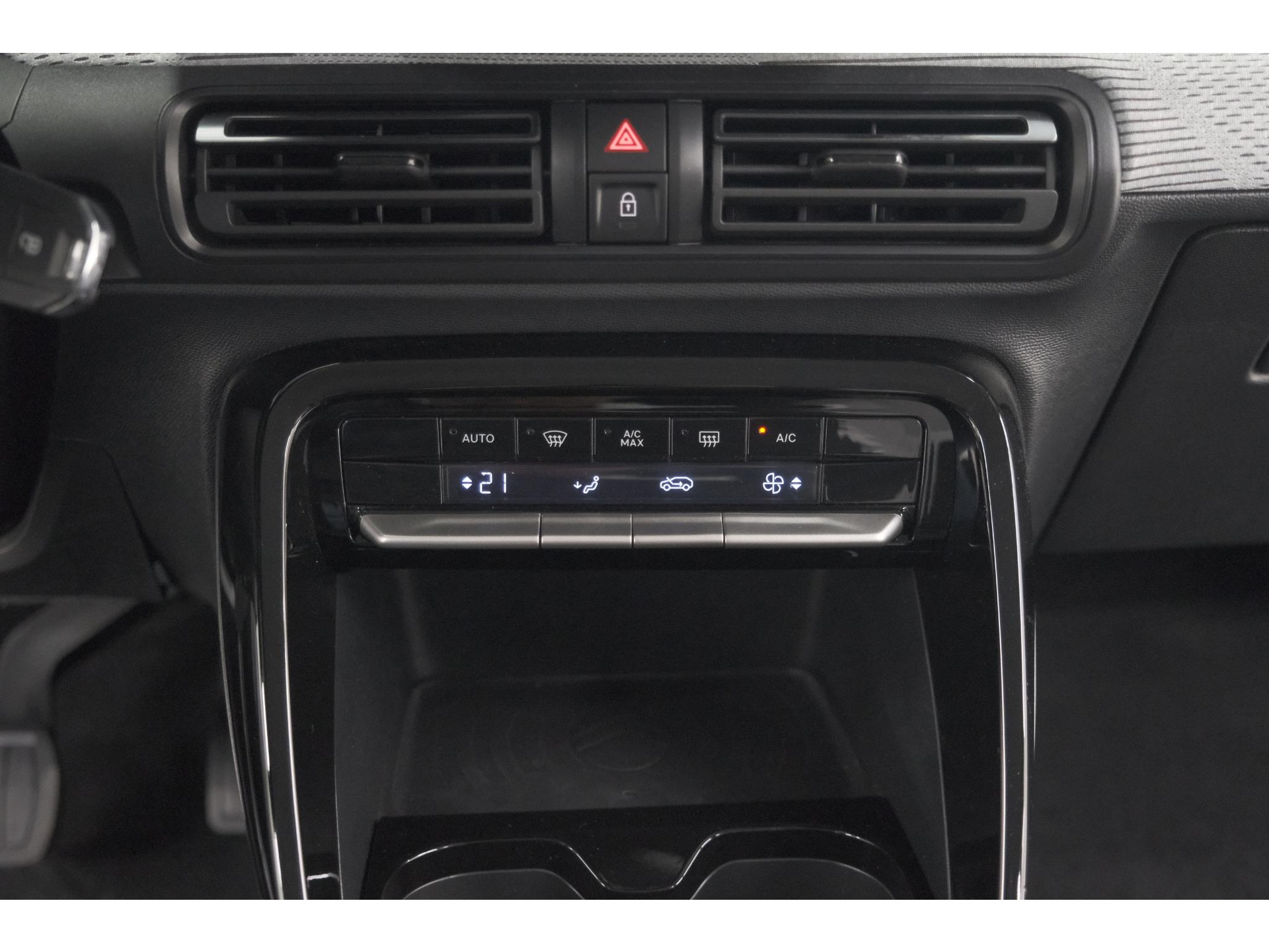 Citroen Ë-C3 Max 113pk 44 kWh | 7 KW Laadfunctie | Camera | Navigatie | Apple Carplay | Parkeersensoren