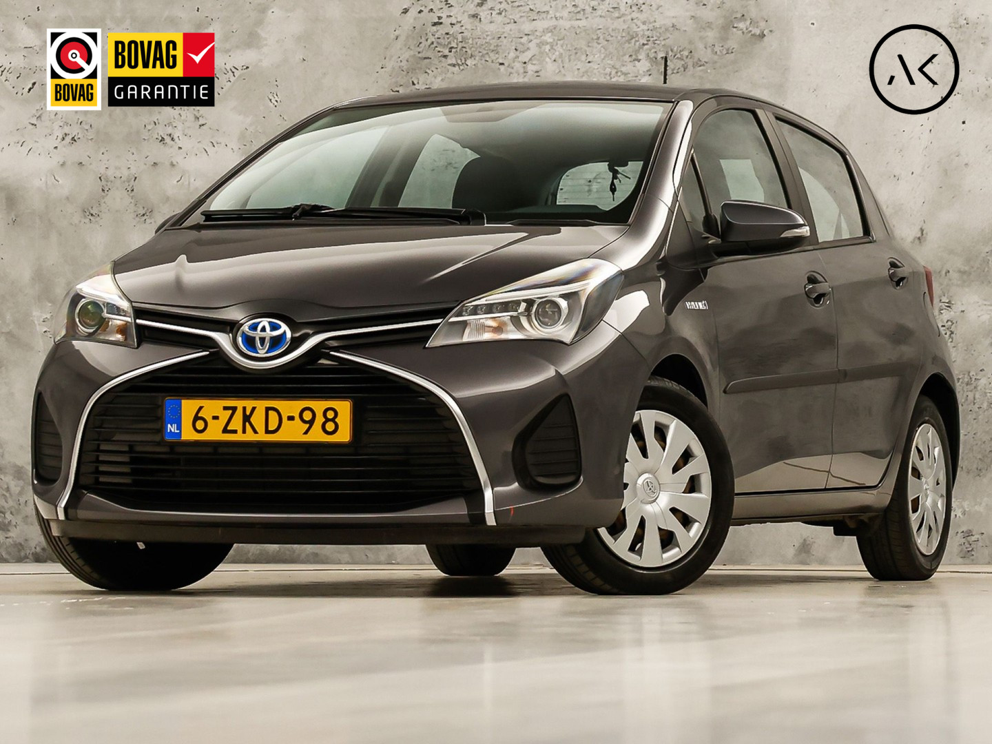 Toyota Yaris 1.5 Hybrid Sport Automaat (NAVIGATIE, CAMERA, CLIMATE, SPORTSTOELEN, CRUISE, ELEK PAKKET, NIEUWSTAAT)
