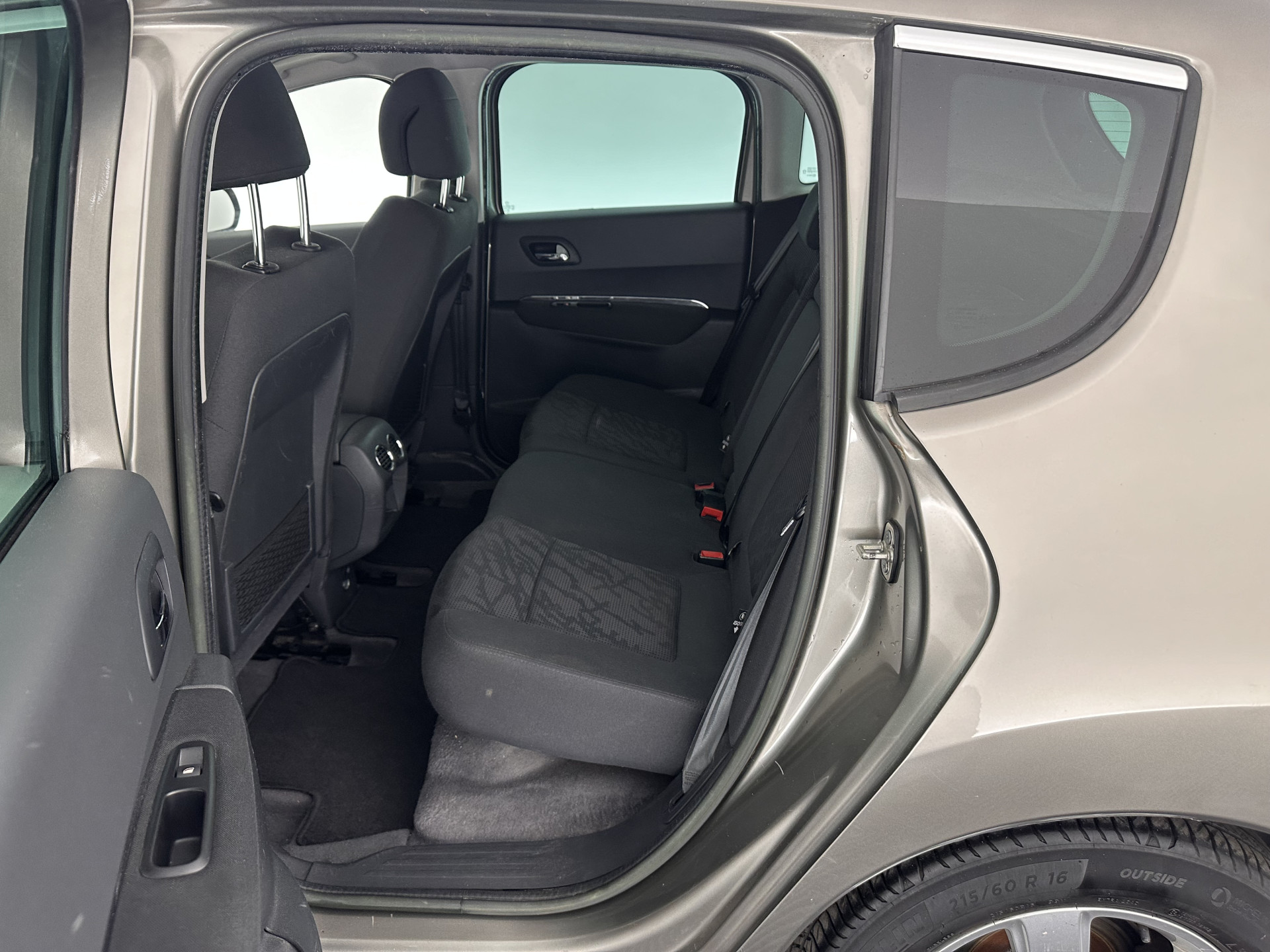 Peugeot 3008 2.0 HDiF HYbrid4 Aut. *NAVI-FULLMAP | COMFORT-SEATS | ECC | SHIFT-PADDLES | PDC | CRUISE | 16''ALU*