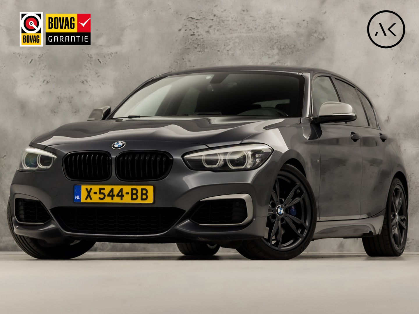 BMW M140i M Sport High Executive 340Pk Automaat (6 CILINDER, M PAKKET, HARMAN/KARDON, ALCANTARA, CAMERA, SPORTSTOELEN, M SPORTREMMEN, NAVIGATIE, STOELVERWARMING, GETINT GLAS, NIEUWSTAAT)