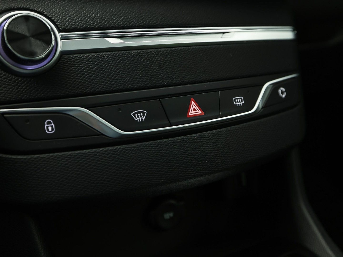 Peugeot 308 SW 1.2 PureTech Sport (PANORAMADAK, APPLE CARPLAY, GROOT NAVI, TREKHAAK, GETINT GLAS, SPORTSTOELEN, PARKEERSENSOREN, CRUISE, NIEUWSTAAT)
