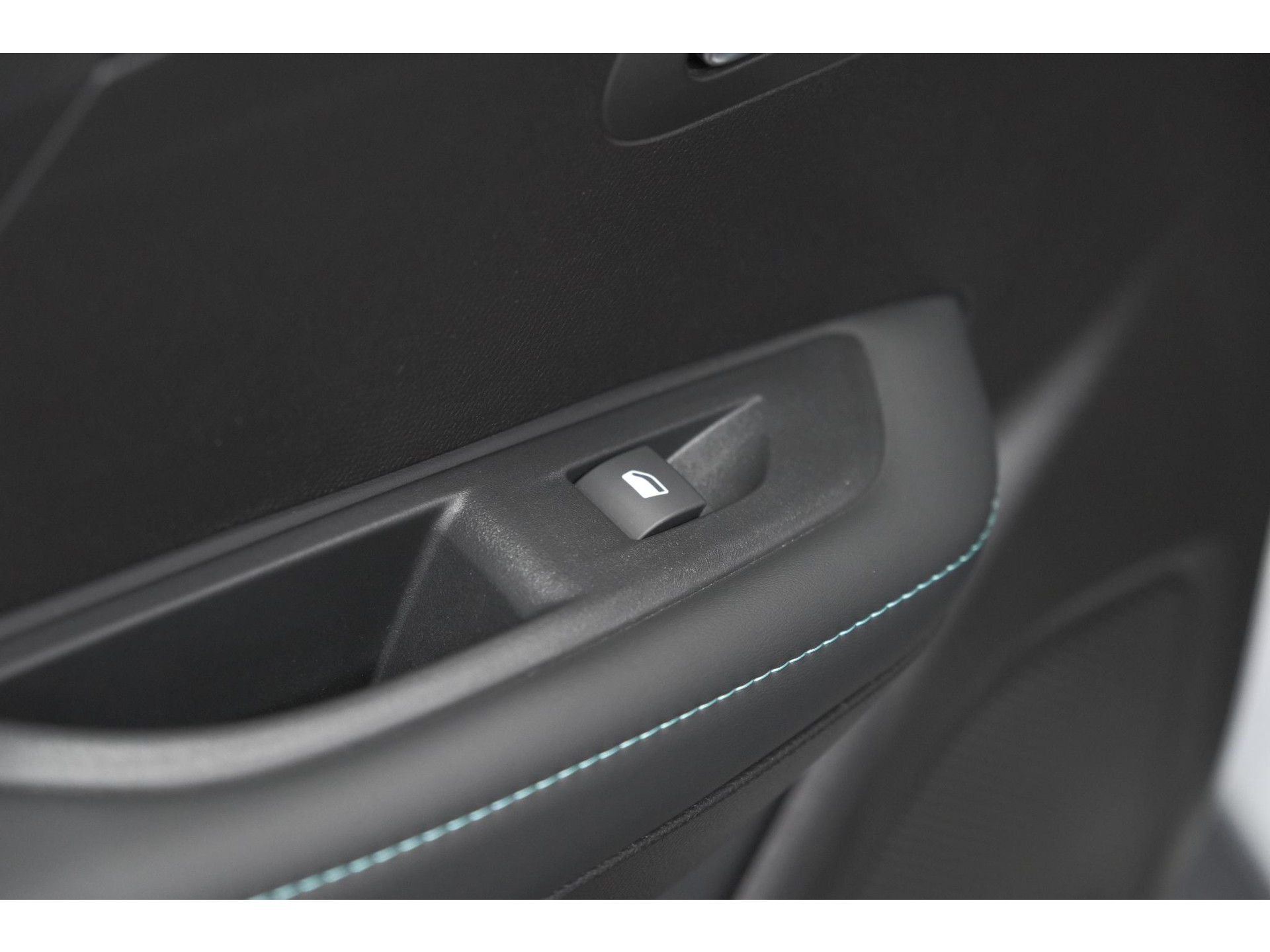 Peugeot 208 PureTech 100 Allure Pack | Camera | Apple Carplay | Parkeersensoren | Navigatie