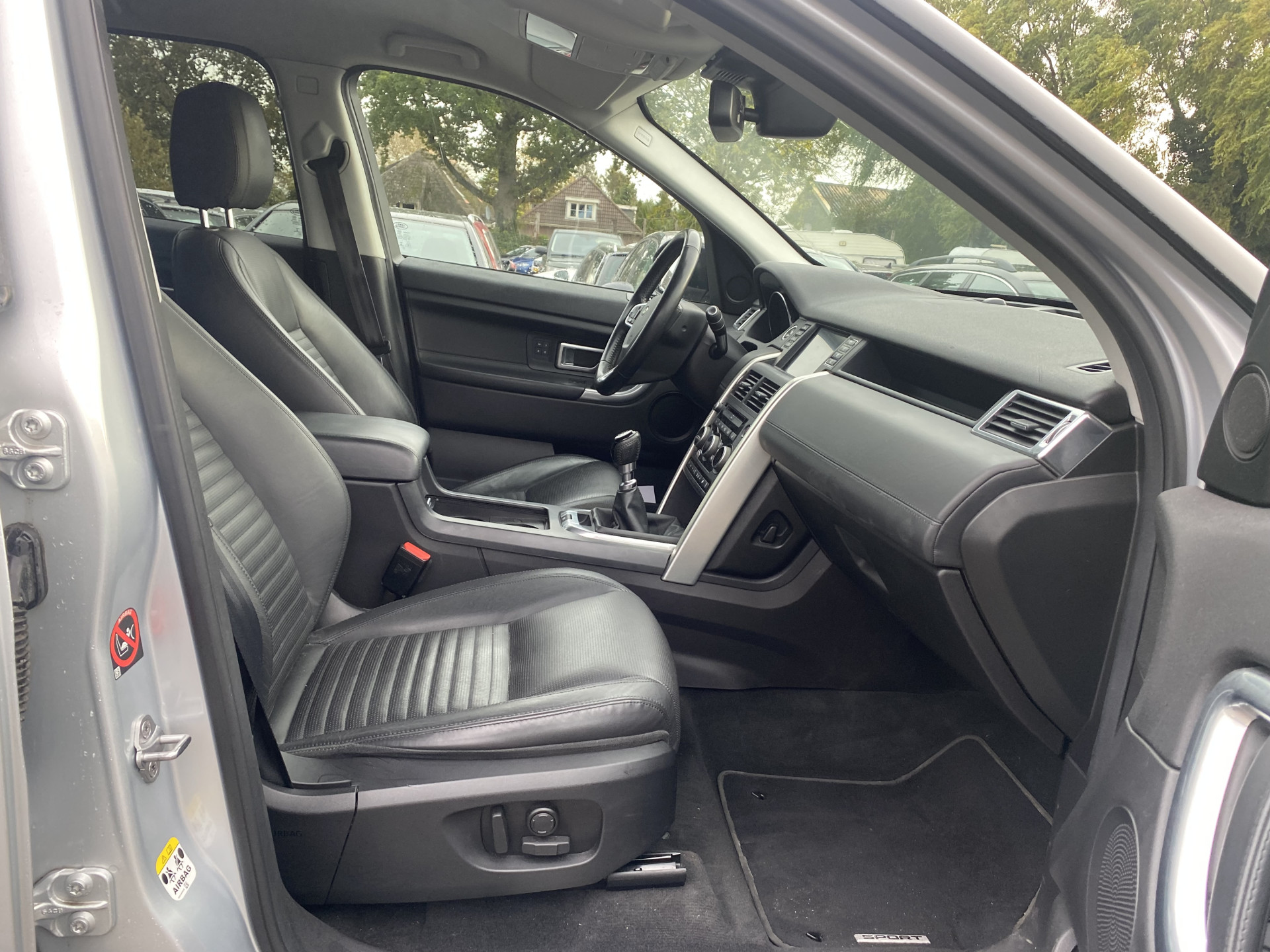 Land Rover Discovery Sport 2.0 TD4 HSE Luxury AWD [⚠️] *NAVI-FULLMAP | BI-XENON | LEATHER | MERIDIAN-SURROUND | CAMERA | ECC | PDC | CRUISE | LANE-ASSIST | MEMORY-PACK | PRIVACY-GLASS | TOWBAR | HEATED-COMFORTSEATS | LANE-ASSIST | 19"ALU*