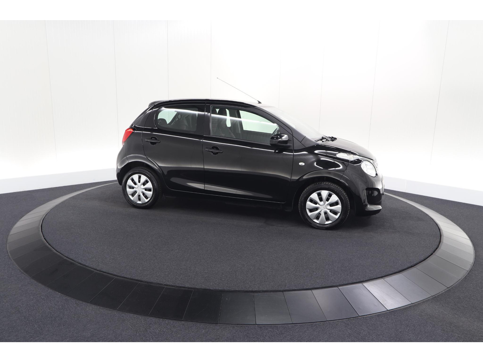 Citroen C1 1.0 VTi Feel | AllSeason banden | Radio | Bluetooth | Airco | 5 Deurs