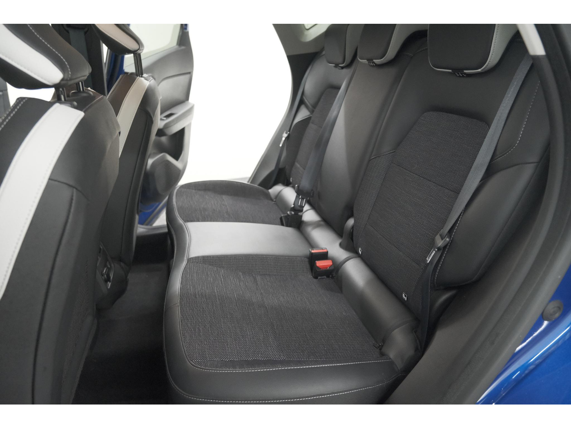 Renault Captur 1.6 E-Tech Plug-in Hybrid 160 Intens | Camera | 9.3 Inch Groot Scherm | Apple Carplay | Parkeersensoren