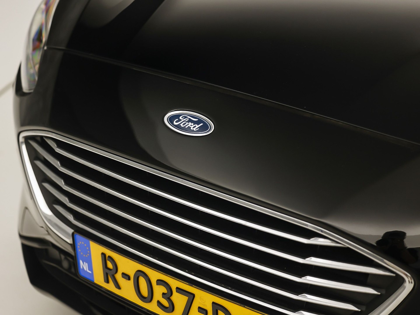 Ford Focus Wagon 1.0 EcoBoost Titanium Sport (APPLE CARPLAY, GROOT NAVI, STUUR/STOELVERWARMING, CAMERA, SPORTSTOELEN, GETINT GLAS, ADAPTIVE CRUISE, NIEUWSTAAT)
