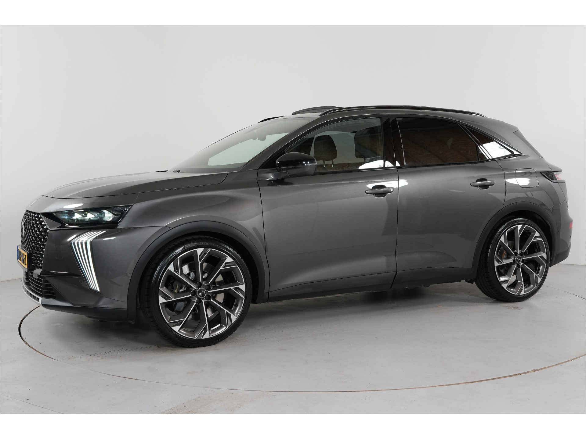 DS 7 E-Tense 4x4 Opéra 360 pk PHEV | SOH 93.5% | Pano | Massage | Nachtzicht | Focal | 360° Cam | Nappa |