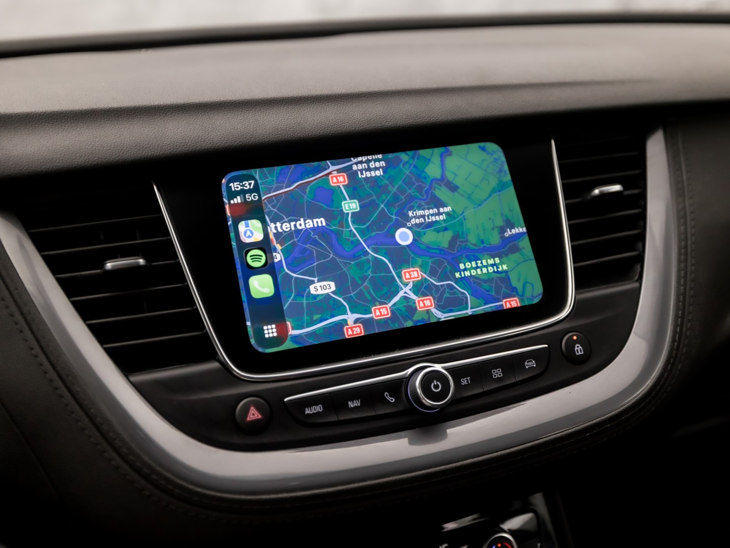 Opel Grandland X 1.2 Innovation Turbo Sport (APPLE CARPLAY, GROOT NAVI, CLIMATE, LEDER, CAMERA, SPORTSTOELEN, GETINT GLAS, CRUISE, NIEUWSTAAT)