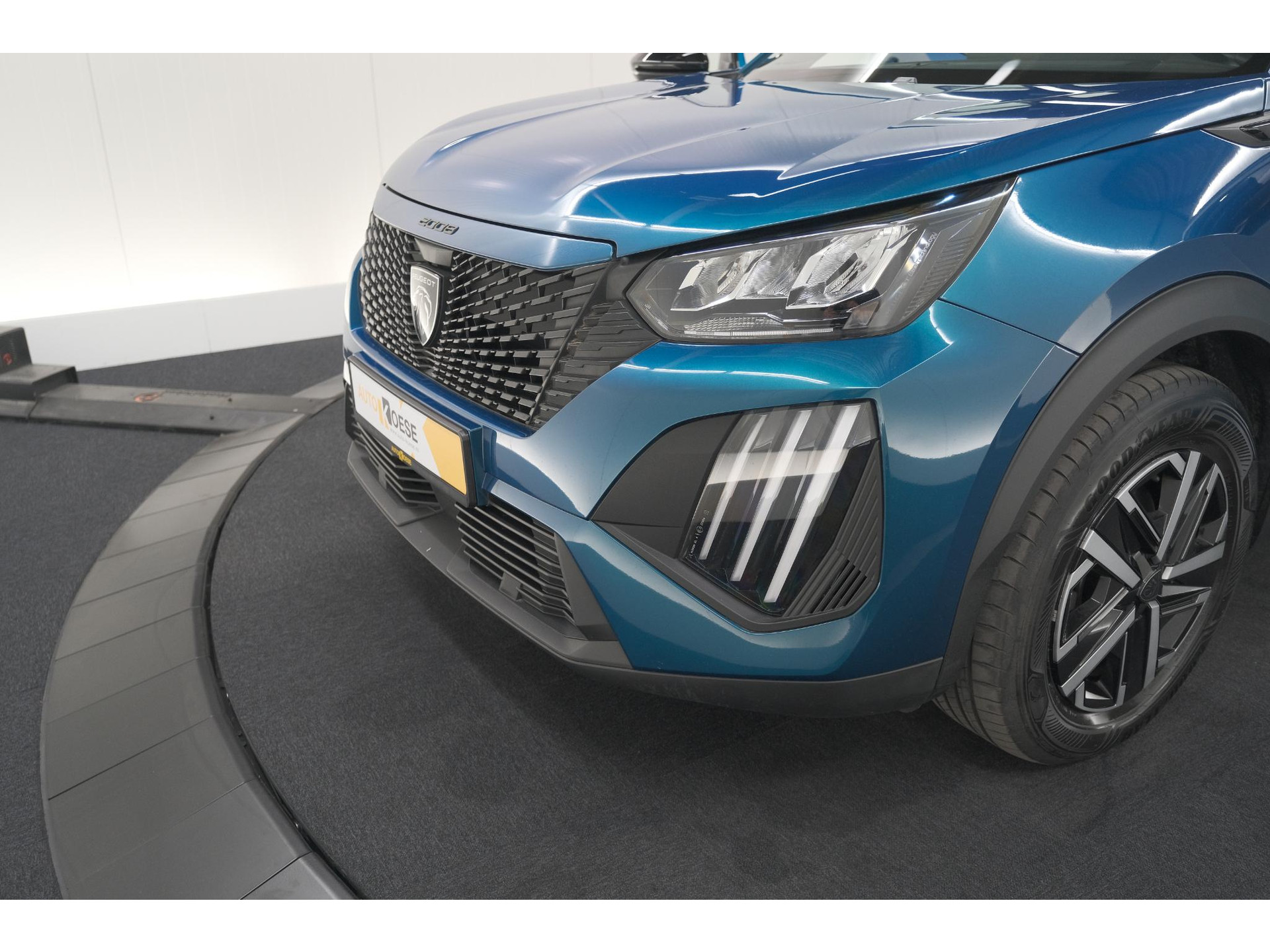 Peugeot 2008 Hybrid 136 e-DCS6 Style | Apple Carplay | Parkeersensoren | Climate control