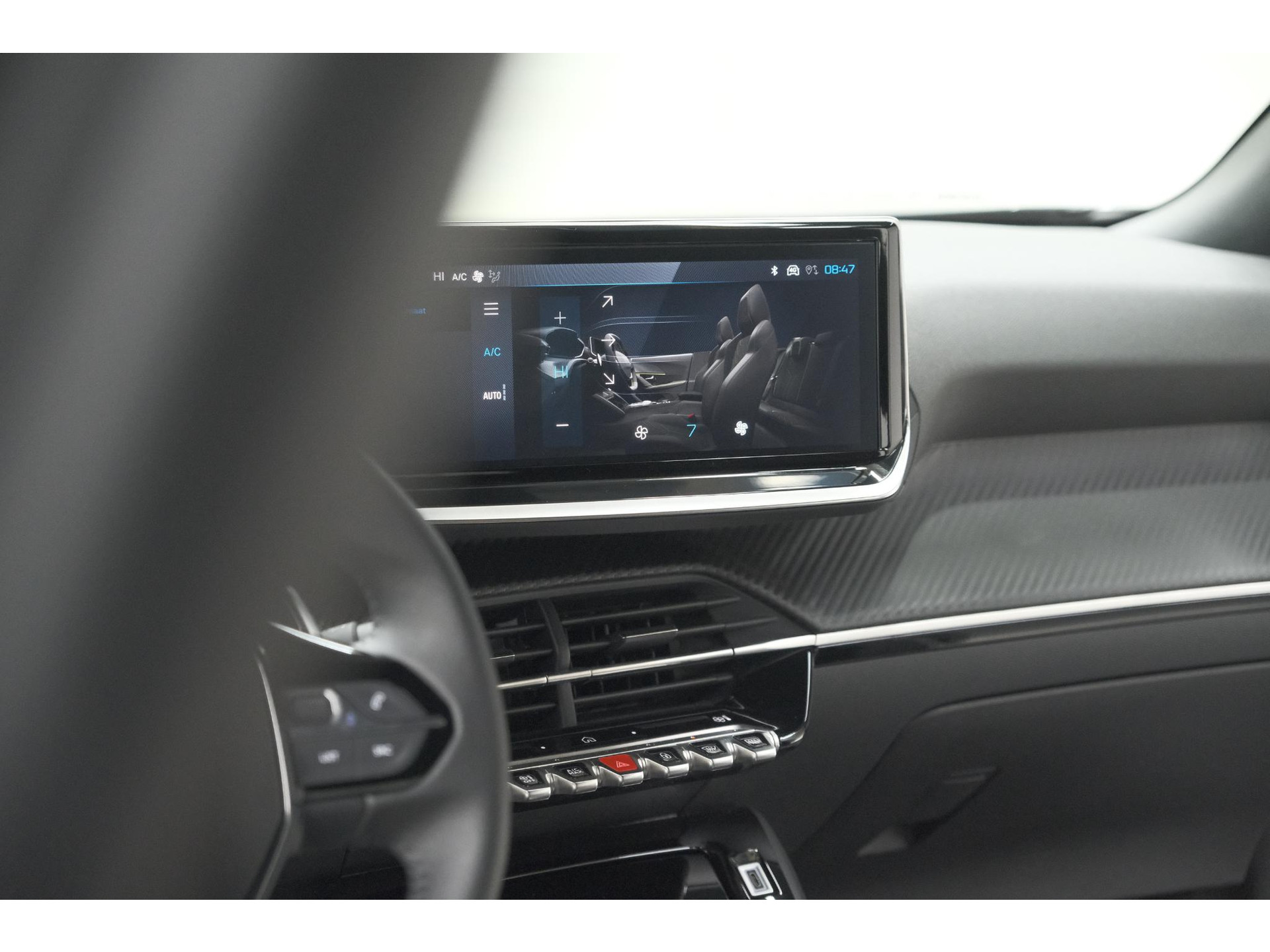 Peugeot 2008 Hybrid 145 e-DCS6 Allure | 360 Camera | Adaptieve Cruise Control | Dodehoekdetectie | Navigatie