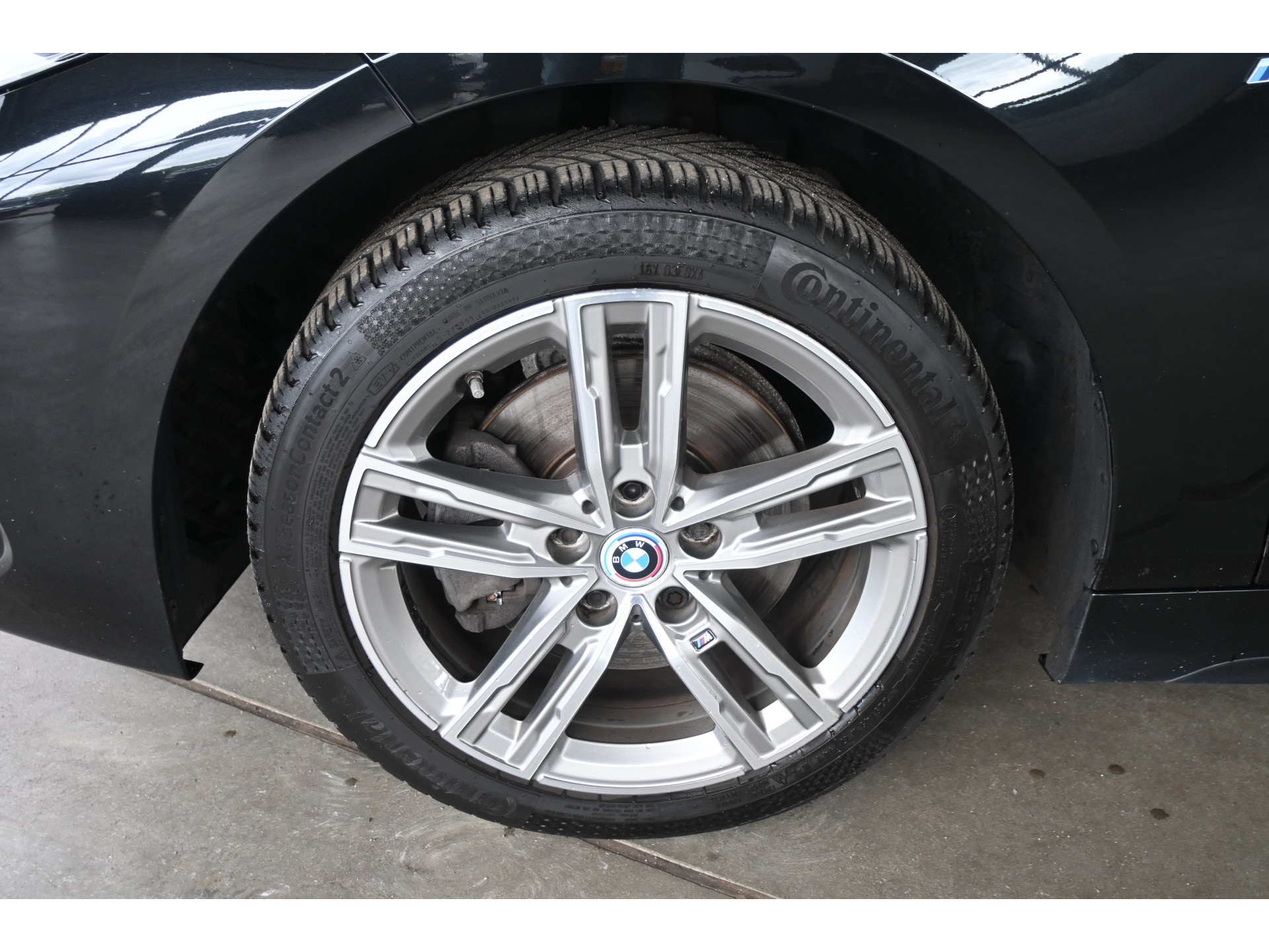 BMW 1-serie 118i High Executive Aut M Sport Navigatie Carplay Dealer Onderhouden! Inruil Mogelijk!