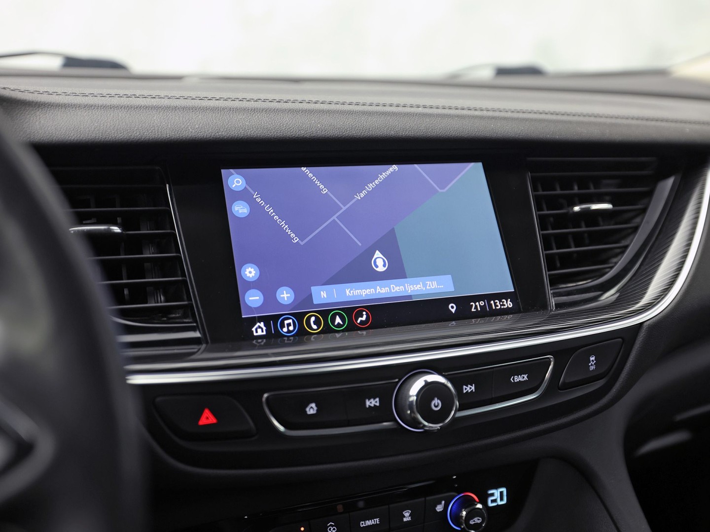 Opel Insignia 1.5 Turbo Business Executive 165Pk Automaat (APPLE CARPLAY, GROOT NAVI, CLIMATE, CAMERA, STUUR/STOELVERWARMING, ADAPTIVE CRUISE, SPORTSTOELEN, GETINT GLAS, TREKHAAK, NIEUWSTAAT)