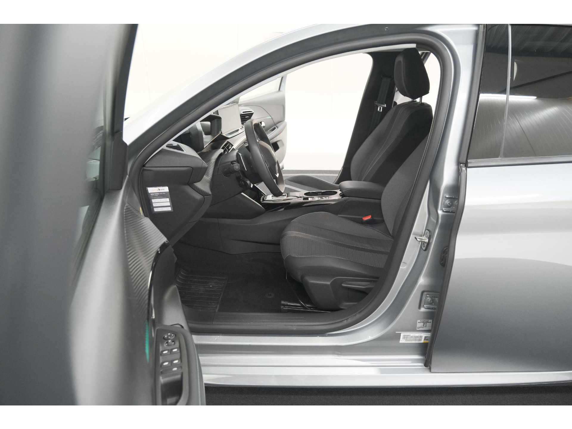 Peugeot 208 PureTech 100 EAT8 Allure Pack | Camera | Navigatie | Apple Carplay | Parkeersensoren