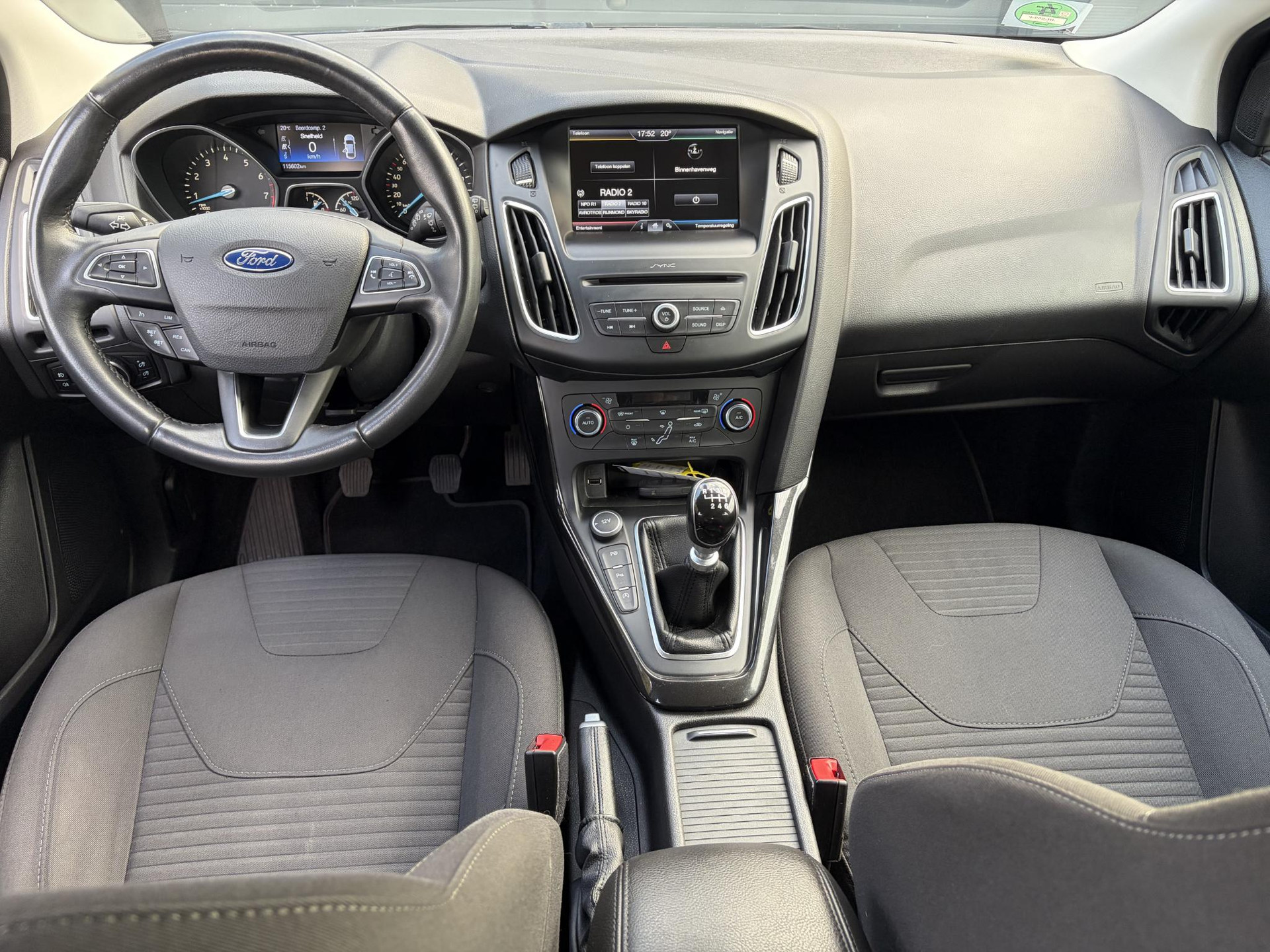 Ford Focus 1.0 Titanium   ✓125pk✓2e Eigenaar✓Navi✓Trekhaak✓6 Bak✓Clima✓Cruise✓Pdc V+A✓Net Beurt gehad✓17''Lm velgen✓N.A.P✓N.A.P✓Apk tot 09-2027
