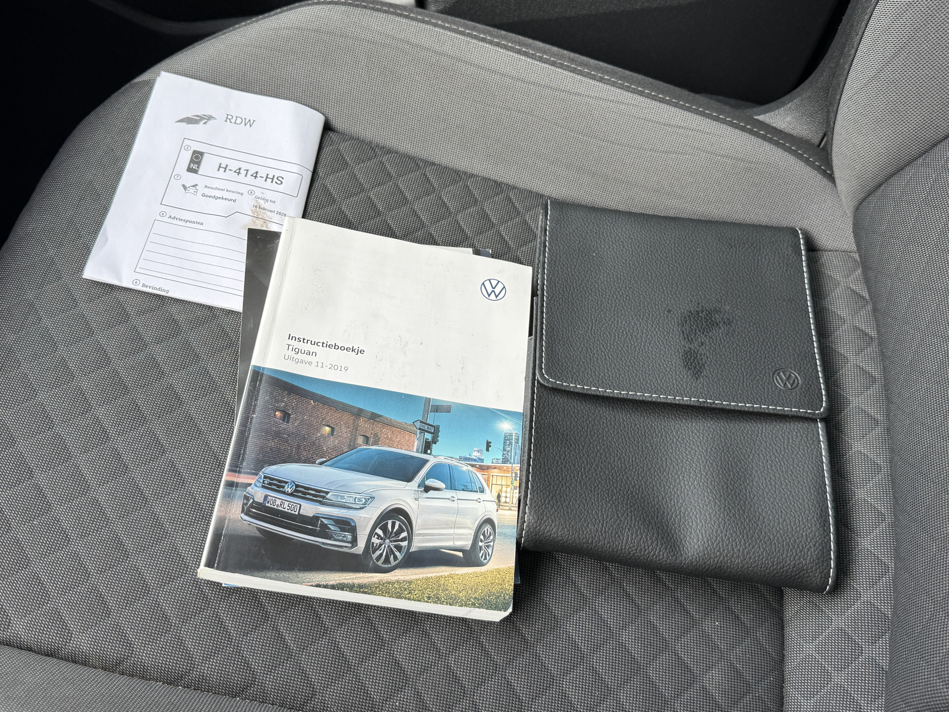 Volkswagen Tiguan 1.5 TSI ACT Comfortline | Apple Carplay | ACC | Trekaak | Draadloze lader