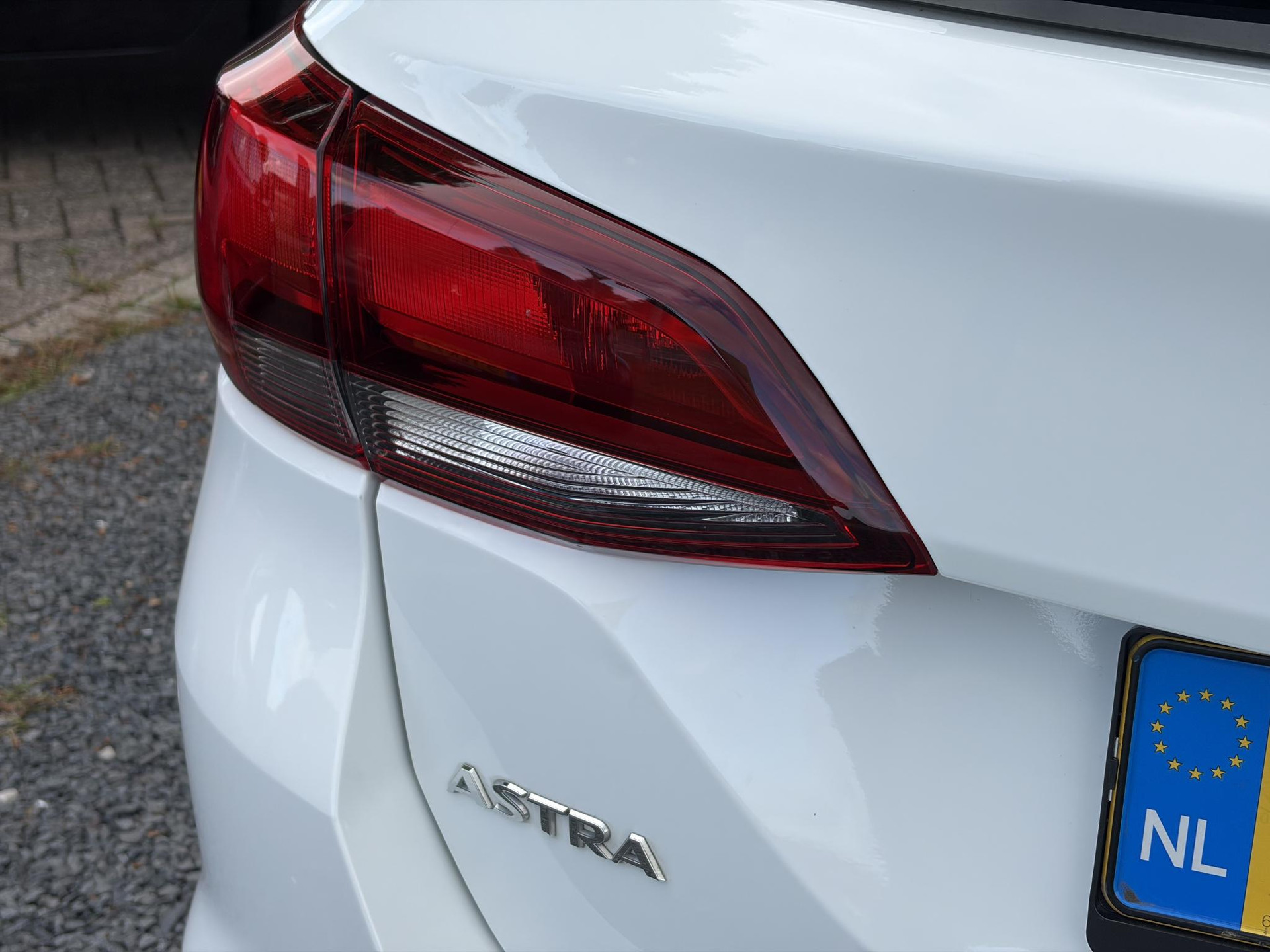 Opel Astra Sports Tourer 1.2 Edition ✓Camera ✓110pk✓2e Eigenaar✓Carplay✓Navi✓Airco✓Cruise✓Pdc✓LED koplampen✓N.A.P.✓6 Bak✓Pdc V+A✓Lm velgen✓Dakdragers ✓Comfortstoelen✓Bj 11-2020✓Apk tot 07-2028