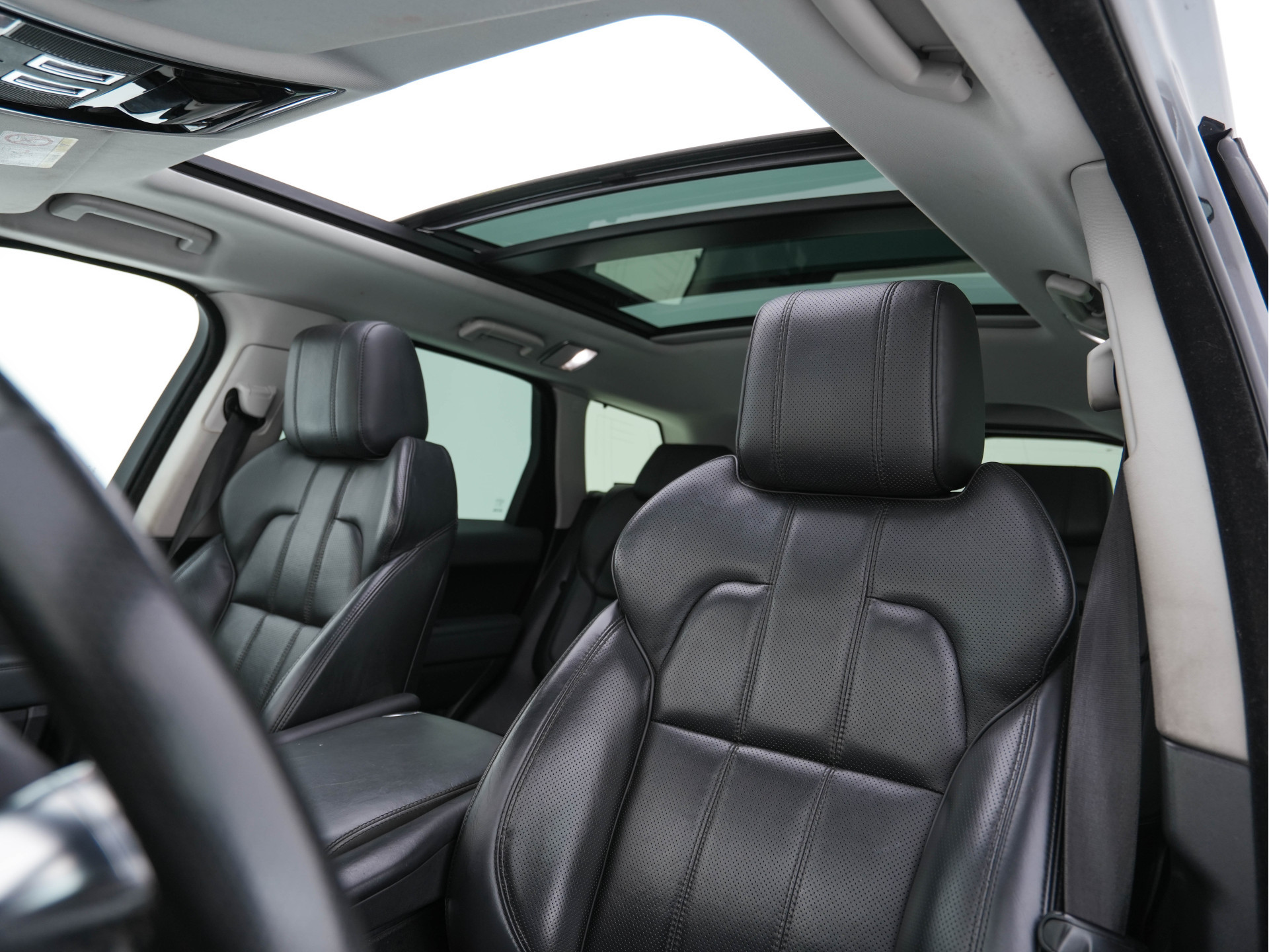 Land Rover Range Rover Sport 3.0 TDV6 HSE Dynamic [ 7-Pers ] Aut. *PANO | LEATHER | BI-XENON | NAVI-FULLMAP | CAMERA | CRUISE | HEAD-UP | MEMORY-PACK | HEATED-COMFORTSEATS | PRIVACY-GLASS | SHIFT-PADDLES | TOWBAR | 20"ALU*