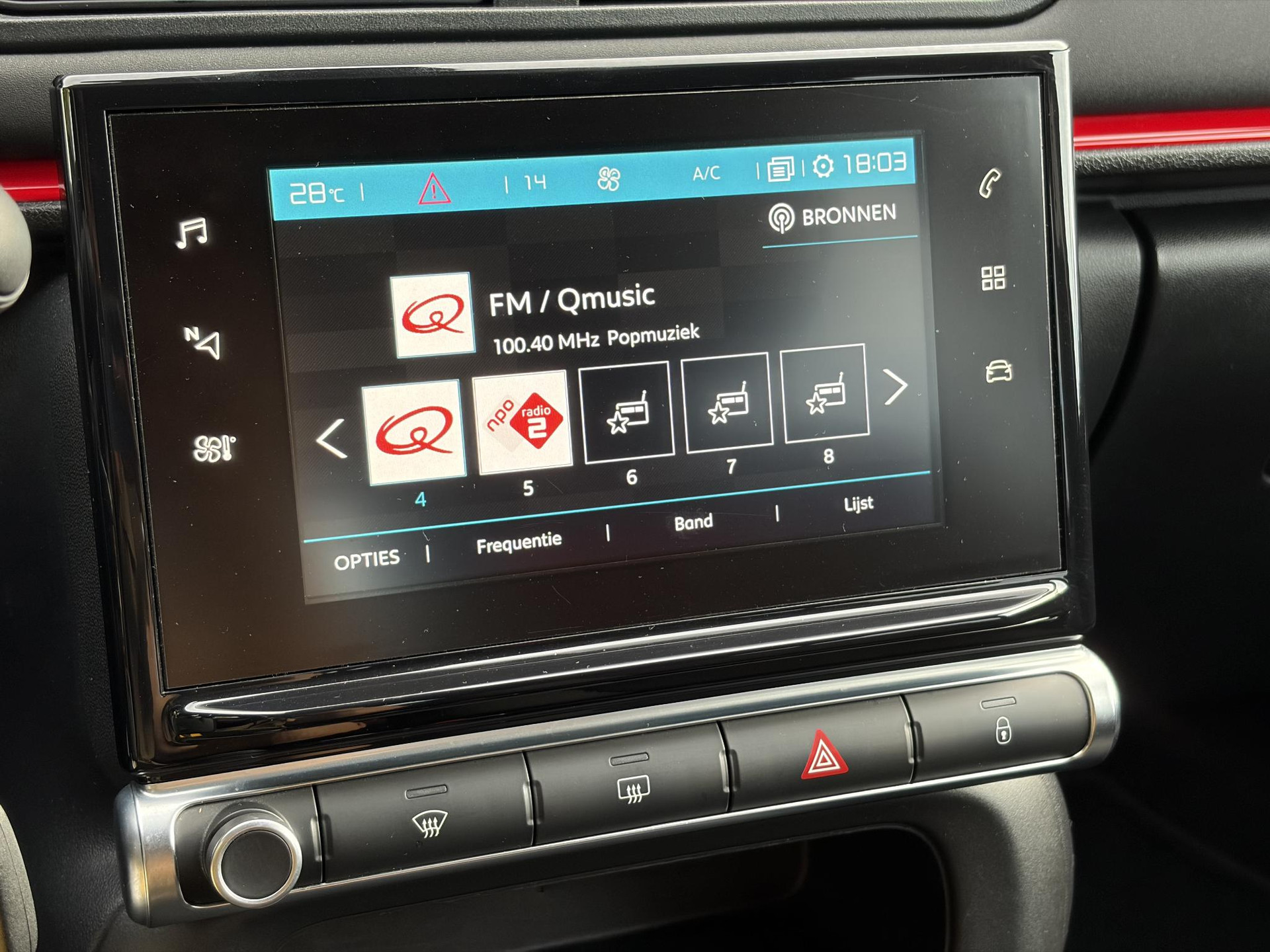 Citroen C3 1.2 PureTech Shine ✓2e Eigenaar✓Camera✓Carplay✓Navi✓Trekhaak✓Pdc✓Clima✓Cruise✓17''Lm velgen✓Rijstrooksensor✓N.A.P✓Apk tot 04-2027